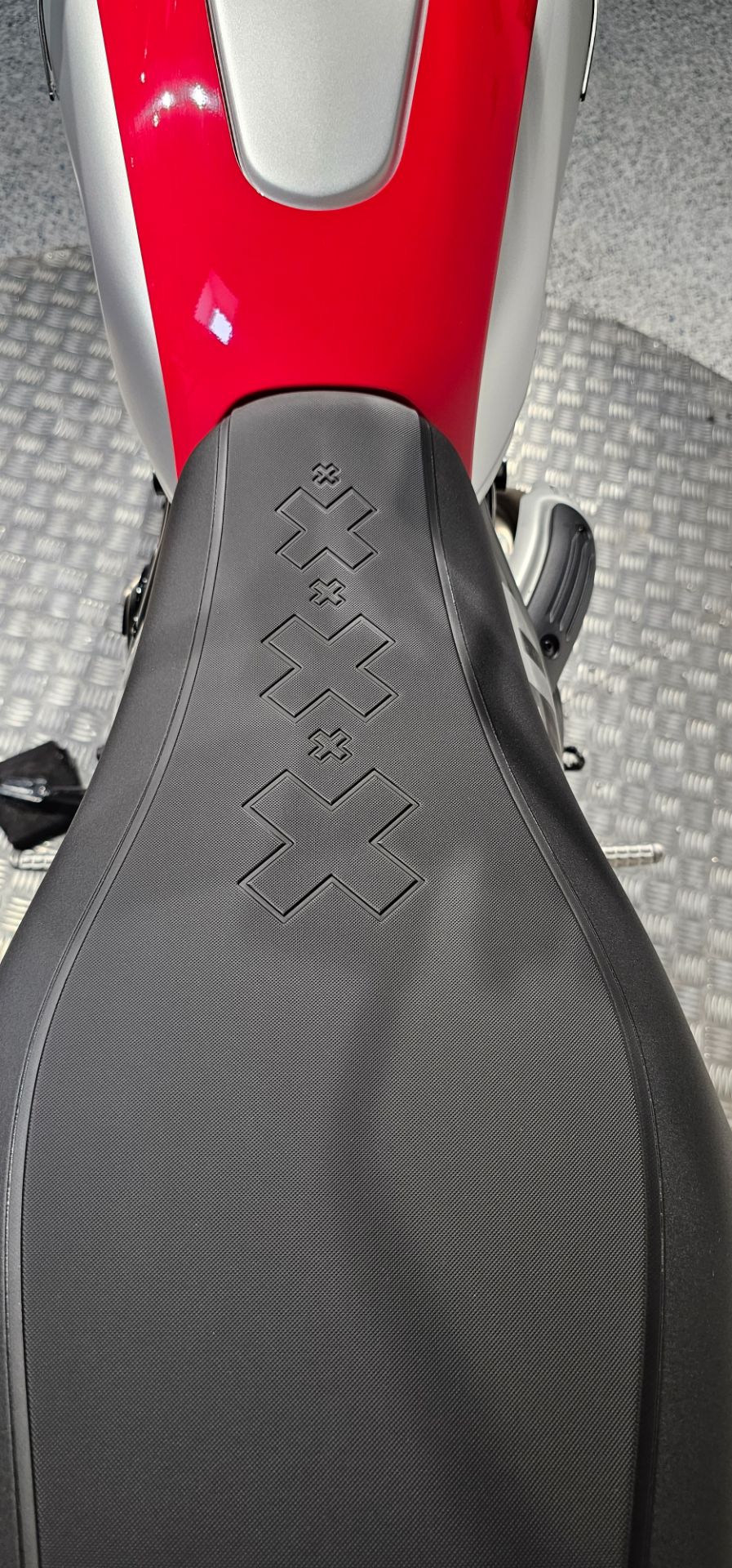 2024 Ducati Scrambler Icon in Albany, New York - Photo 10