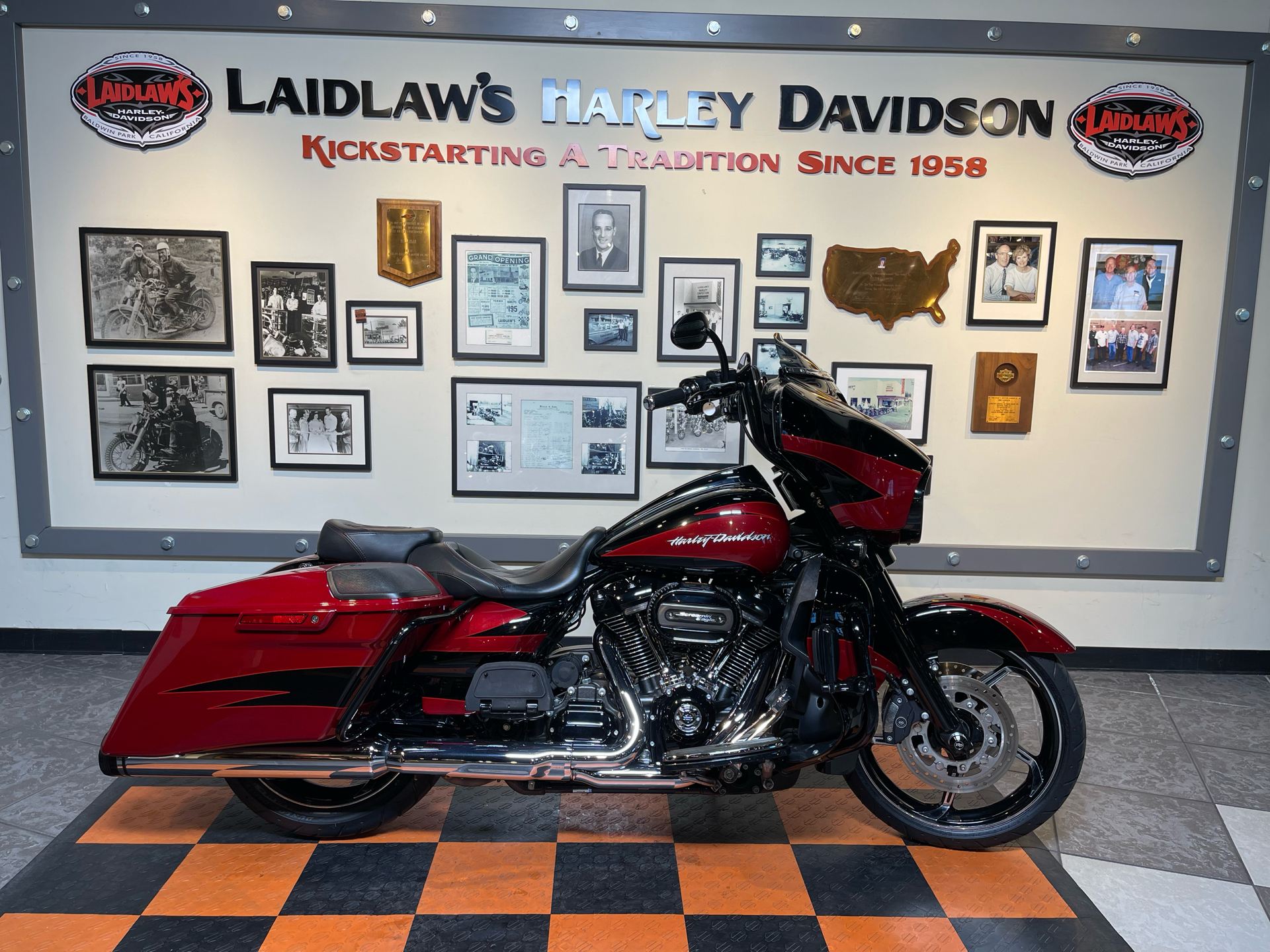 2017 Harley-Davidson CVO Street Glide for sale 351652
