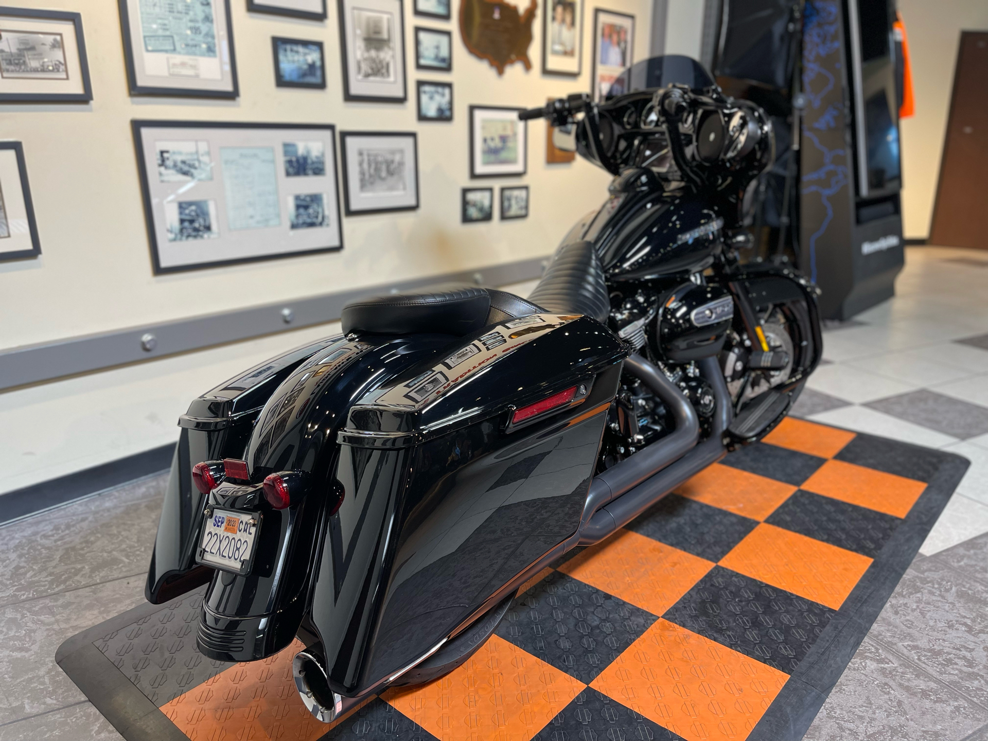 2018 Harley-Davidson Street Glide® Special in Baldwin Park, California - Photo 2