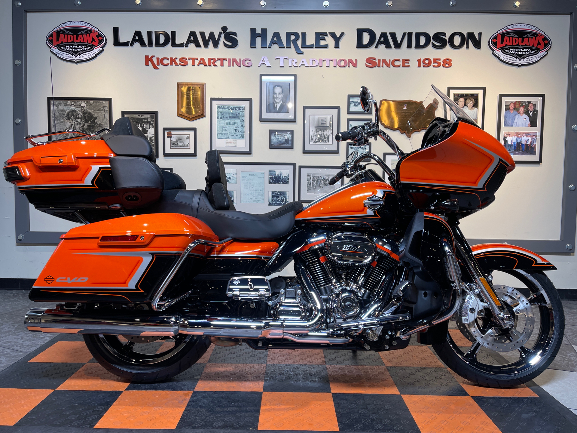 2022 Harley-Davidson CVO™ Road Glide® Limited in Baldwin Park, California - Photo 1