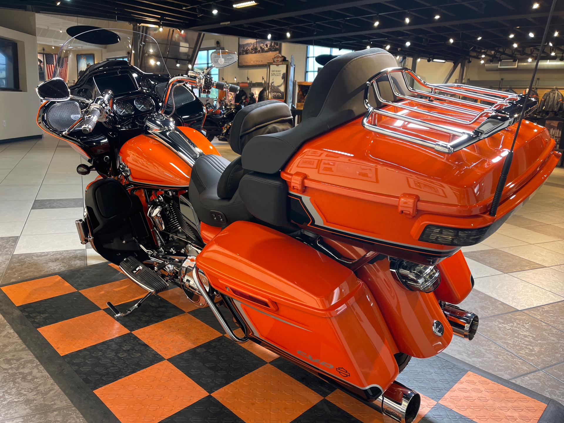2022 Harley-Davidson CVO™ Road Glide® Limited in Baldwin Park, California - Photo 8