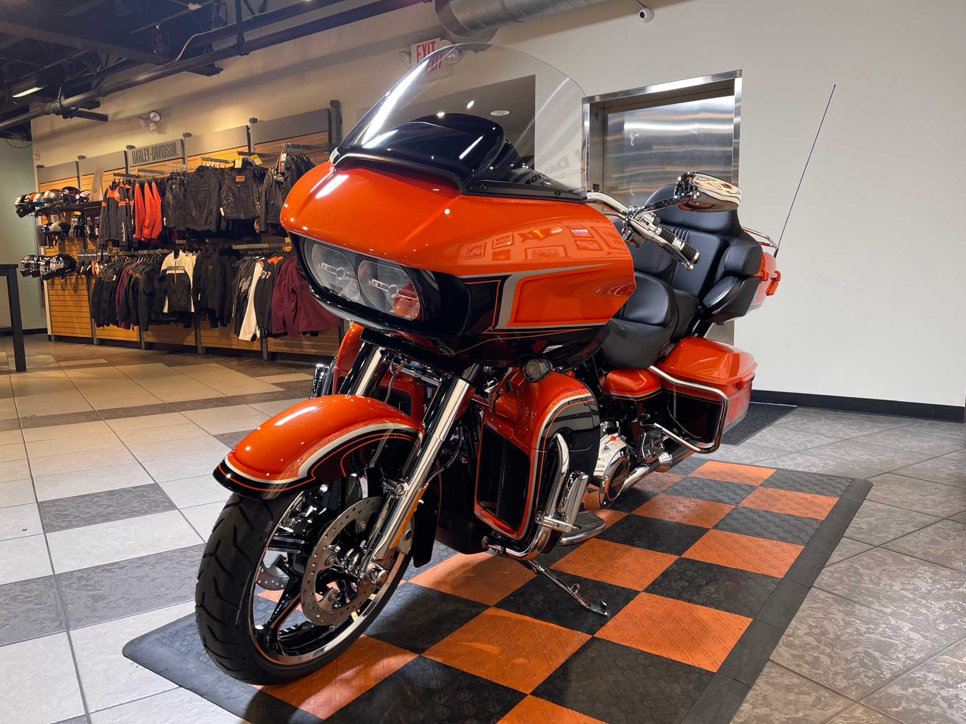 2022 Harley-Davidson CVO™ Road Glide® Limited in Baldwin Park, California - Photo 10