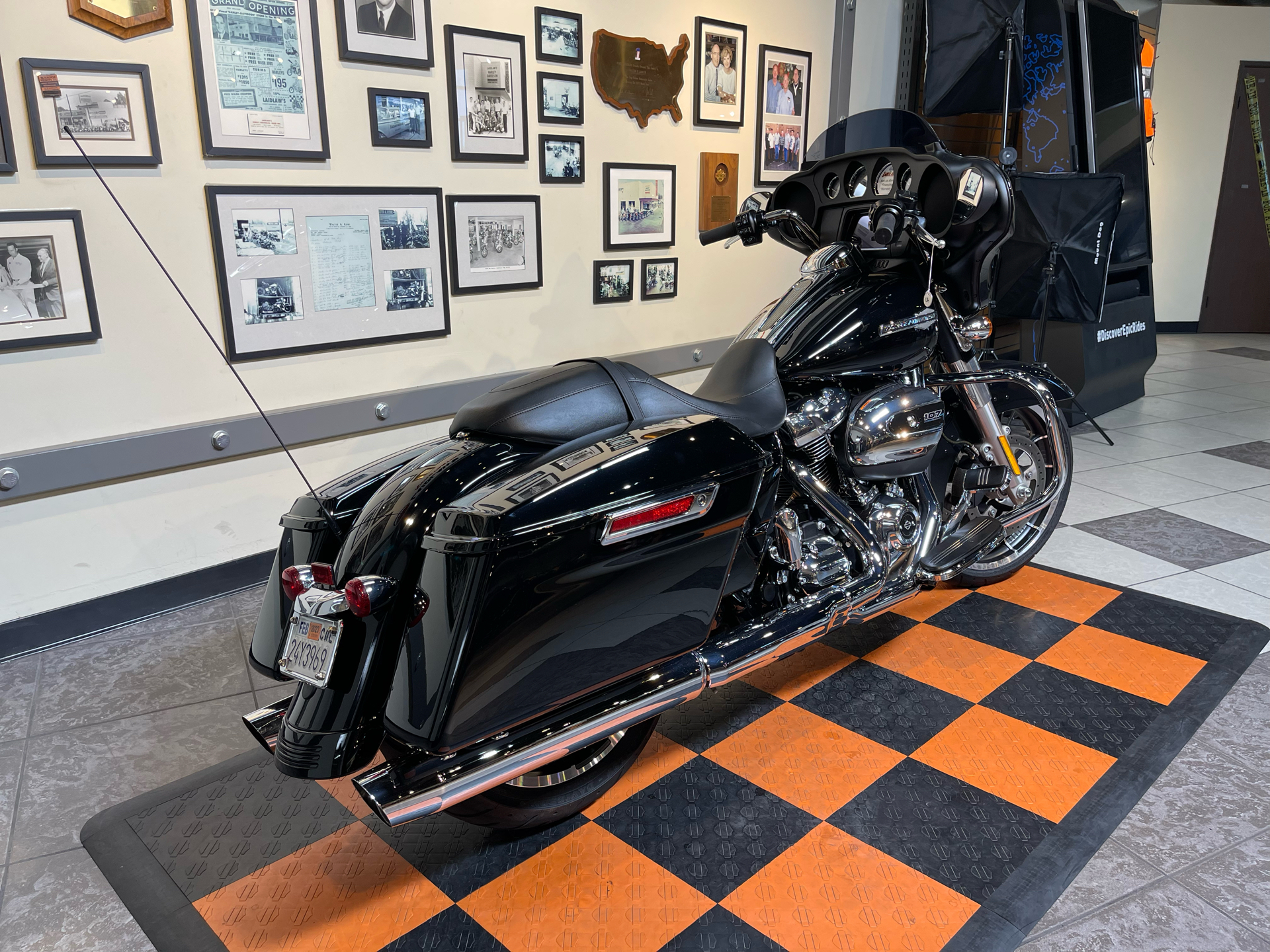 2021 Harley-Davidson Street Glide® in Baldwin Park, California - Photo 2