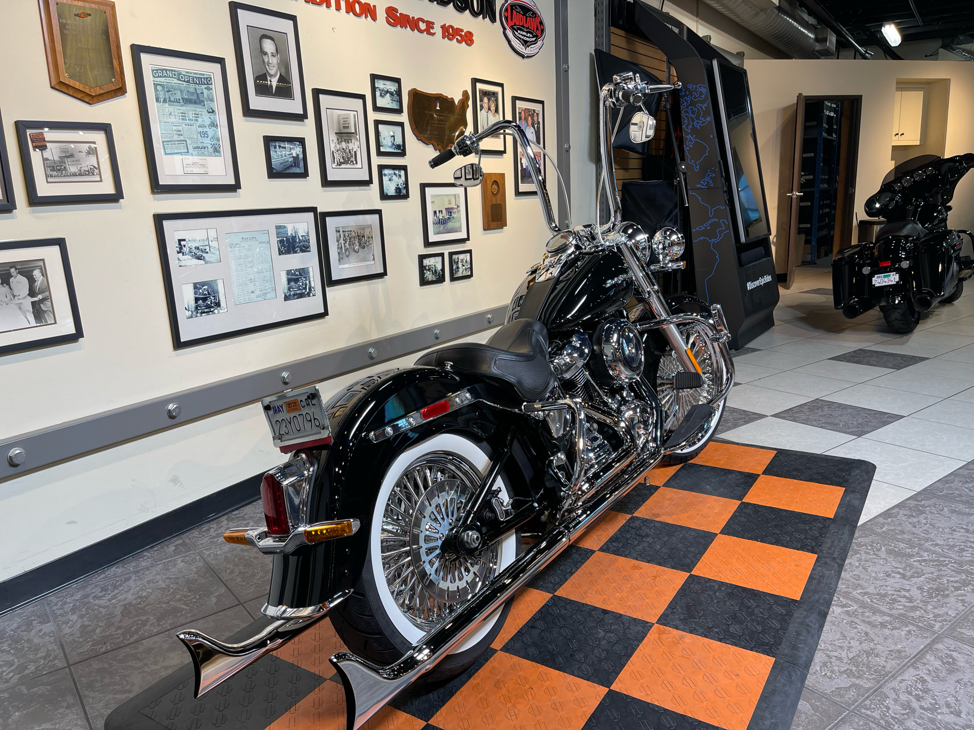 2018 Harley-Davidson Softail® Deluxe 107 in Baldwin Park, California - Photo 2