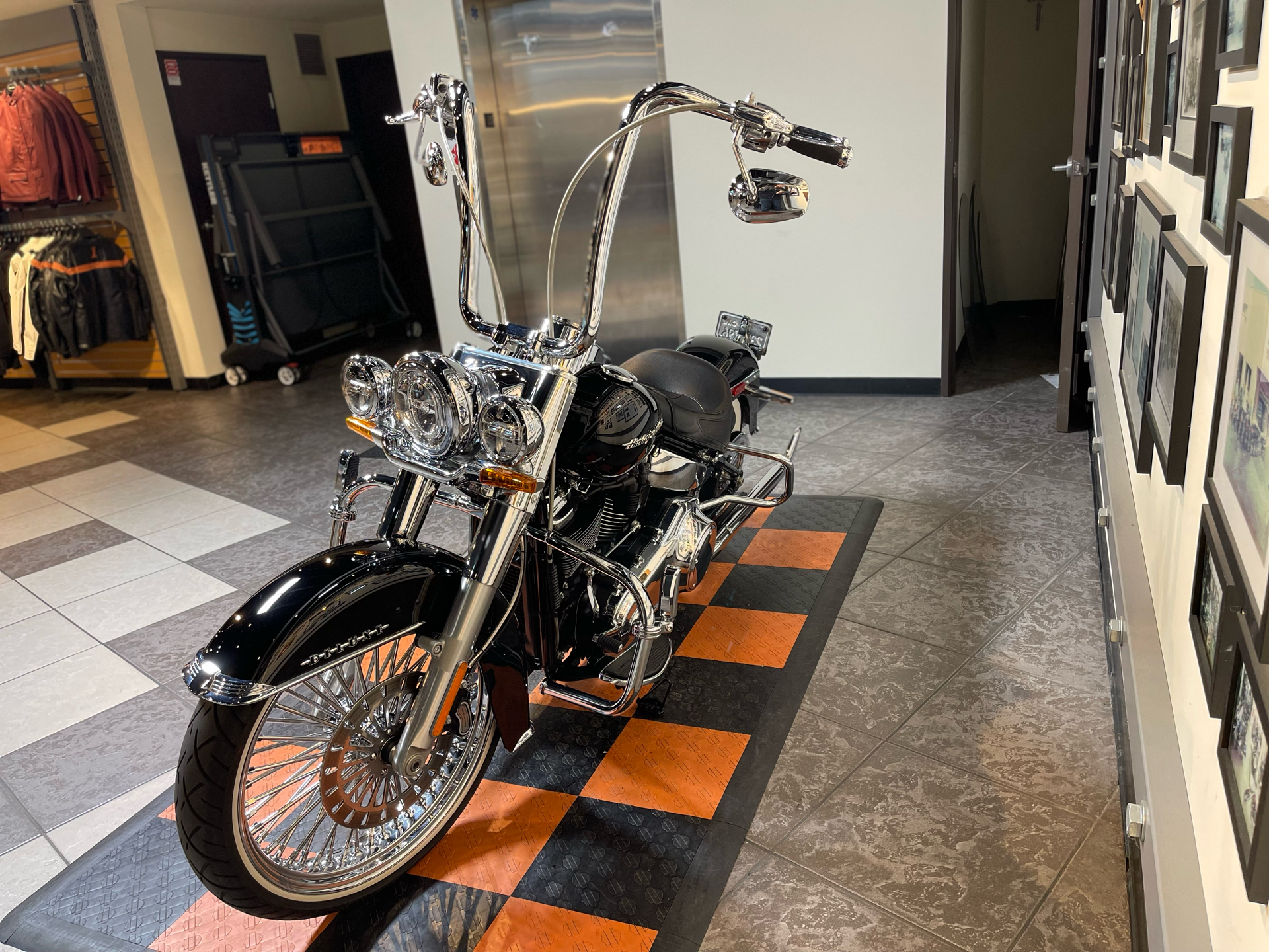 2018 Harley-Davidson Softail® Deluxe 107 in Baldwin Park, California - Photo 6