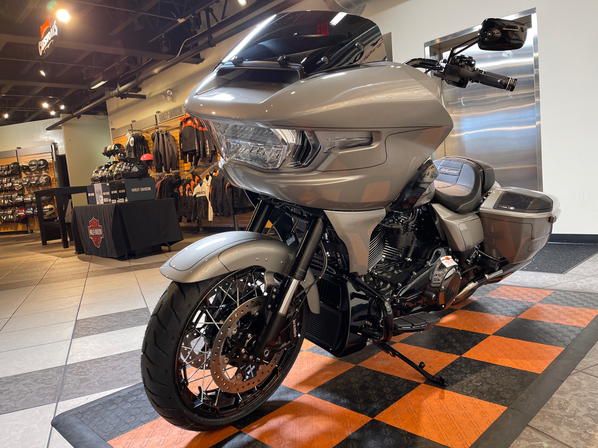 2023 Harley-Davidson CVO™ Road Glide® in Baldwin Park, California - Photo 11