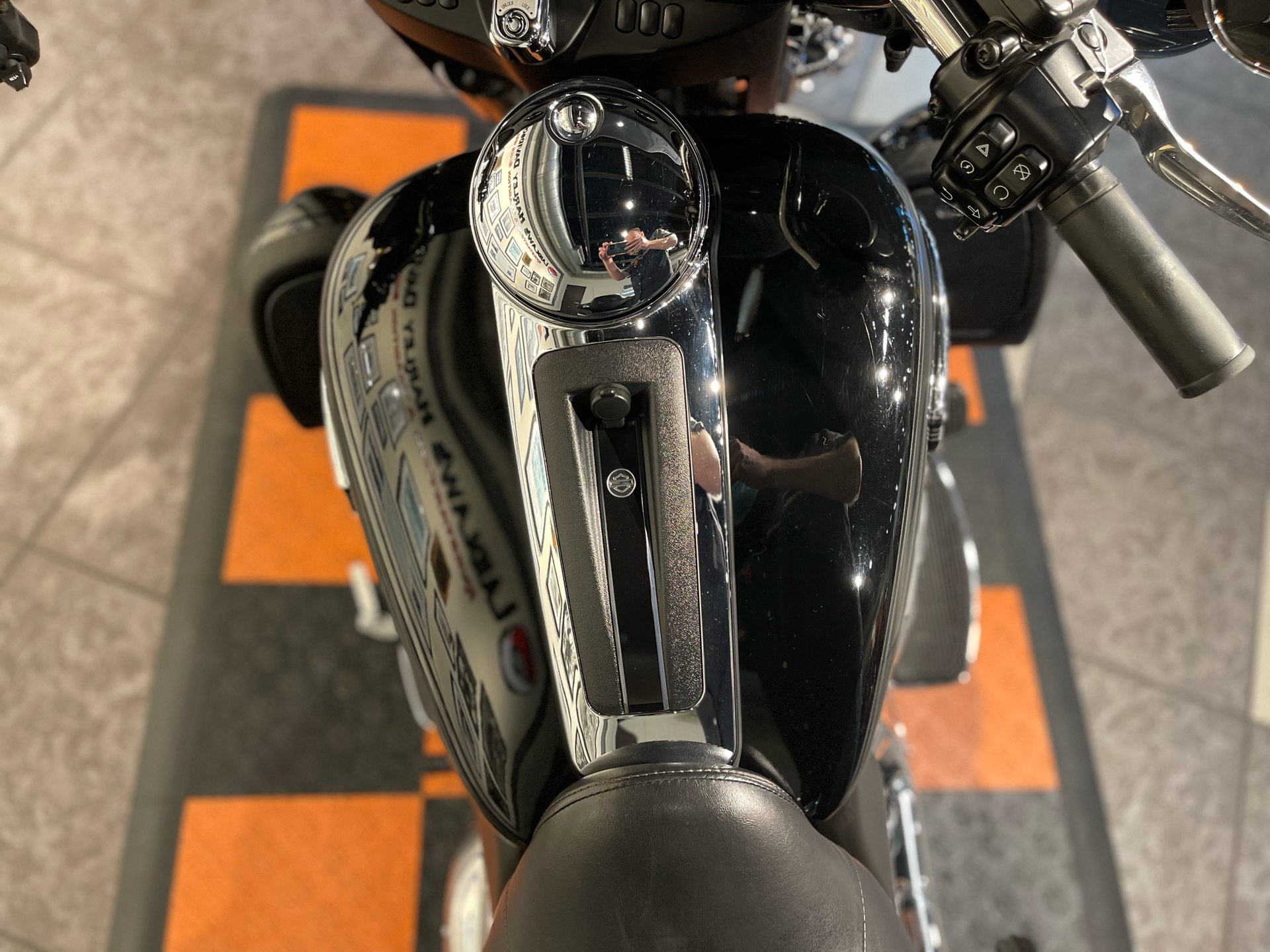 2019 Harley-Davidson Electra Glide® Ultra Classic® in Baldwin Park, California - Photo 15