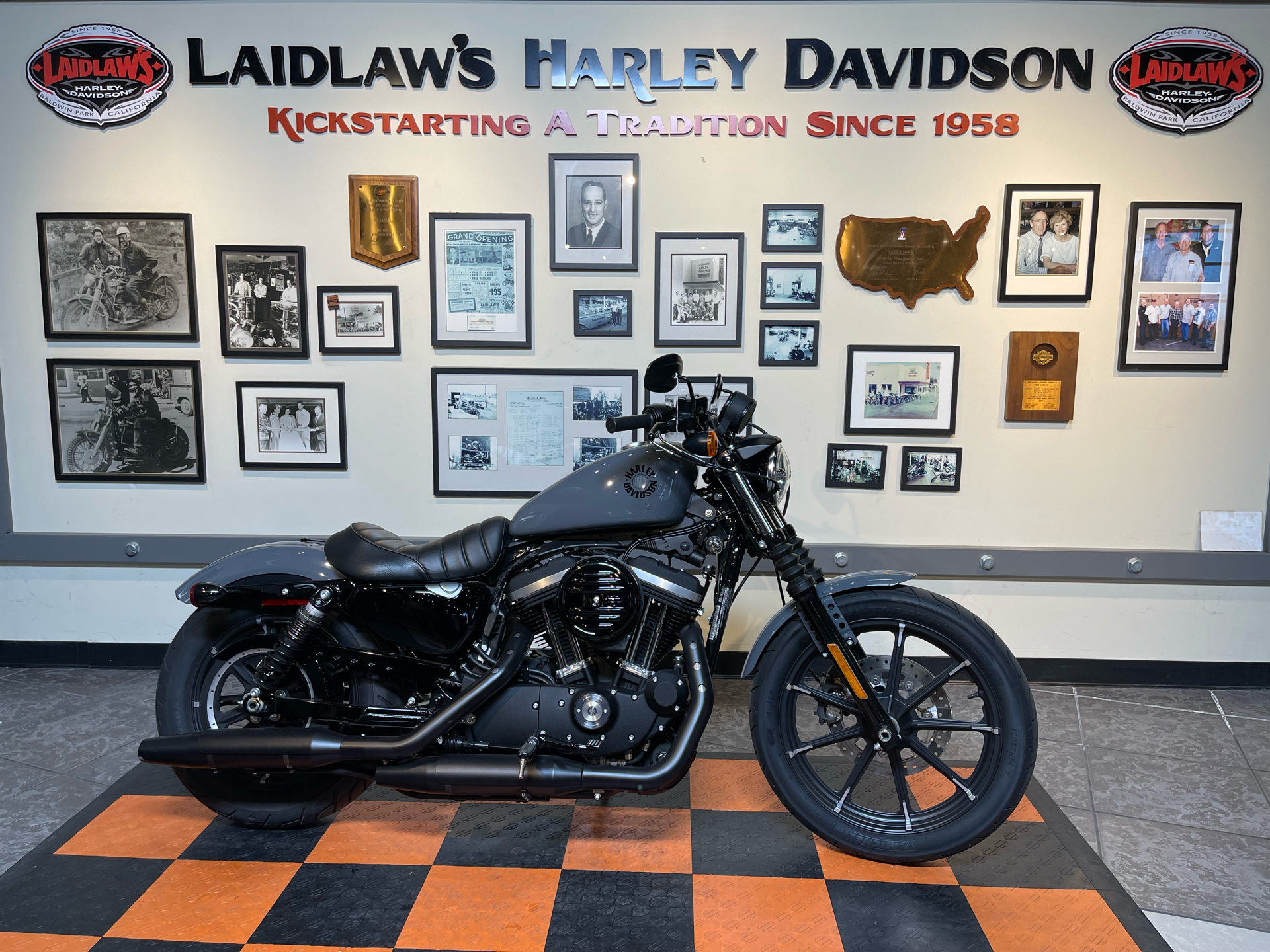2022 Harley-Davidson Iron 883™ in Baldwin Park, California - Photo 1