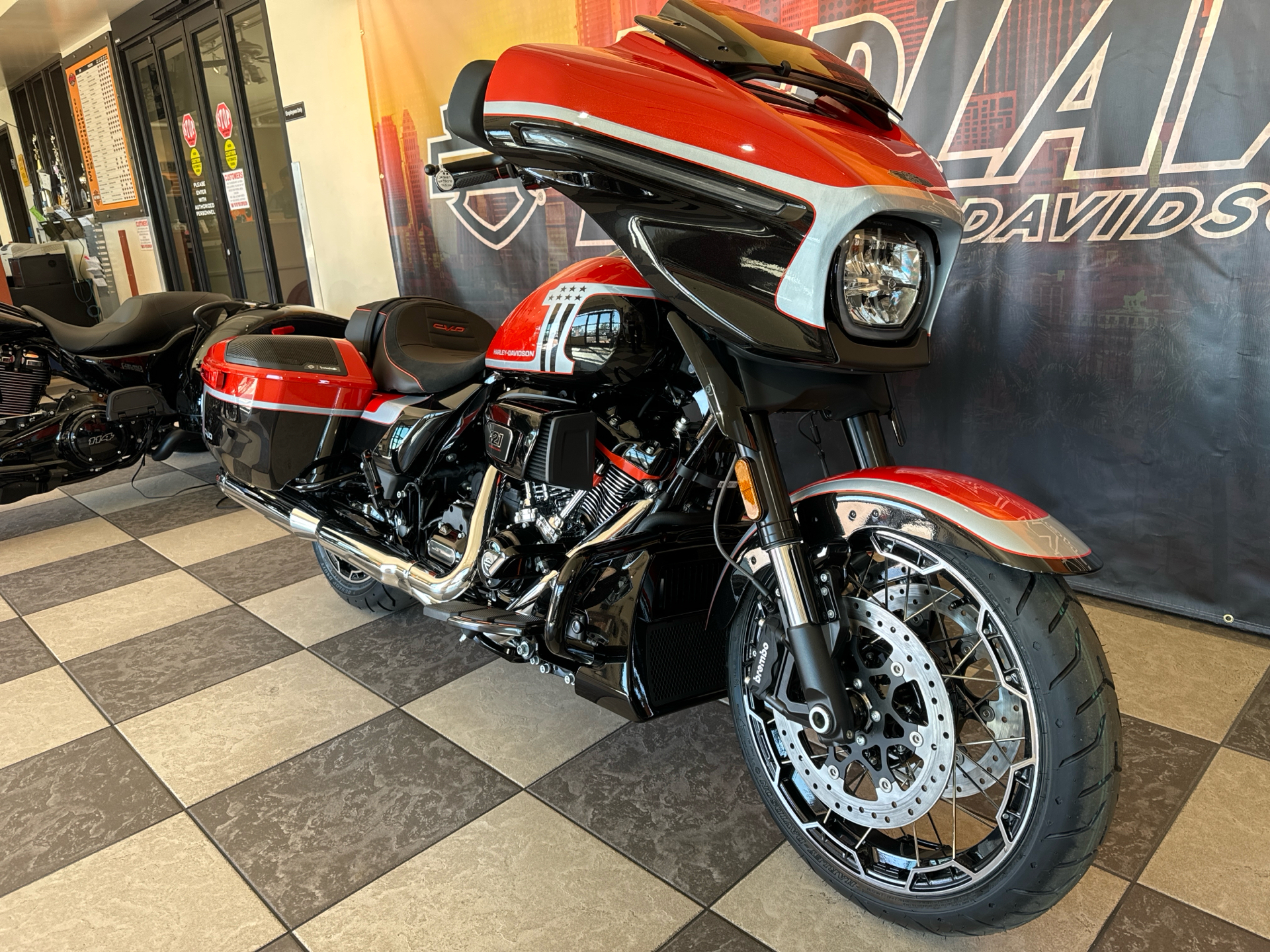 2024 Harley-Davidson CVO™ Street Glide® in Baldwin Park, California - Photo 13