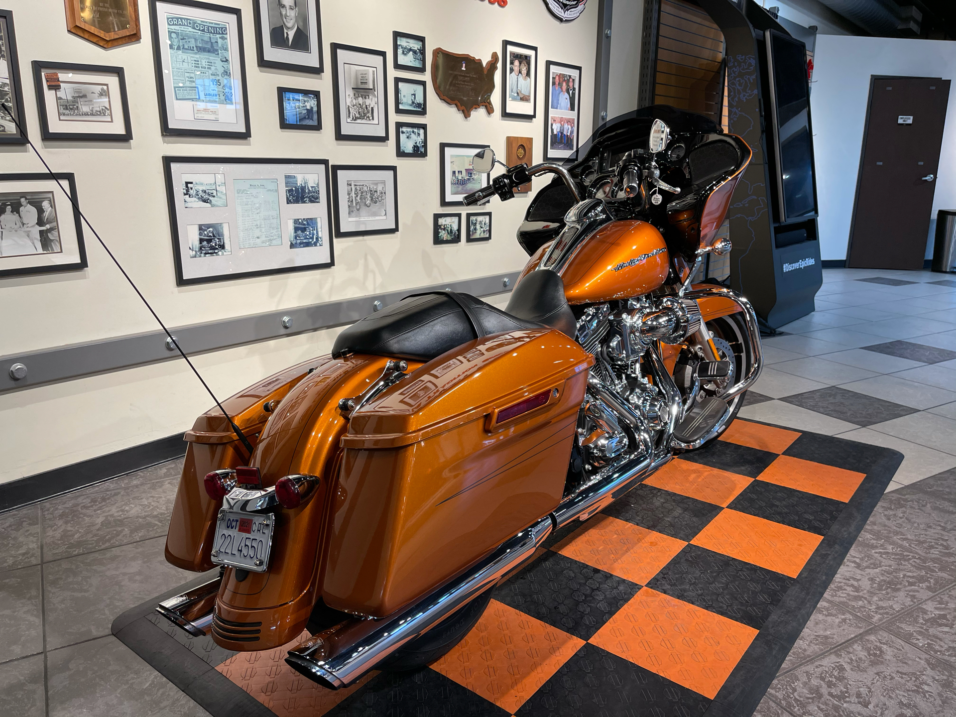 2015 Harley-Davidson® Road Glide® Special in Baldwin Park, California - Photo 2