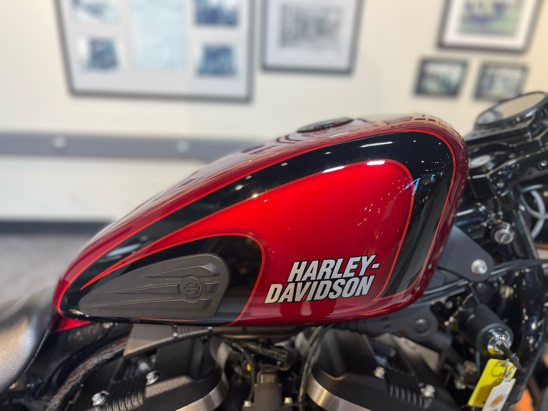 2017 Harley-Davidson Iron 883™ in Baldwin Park, California - Photo 9