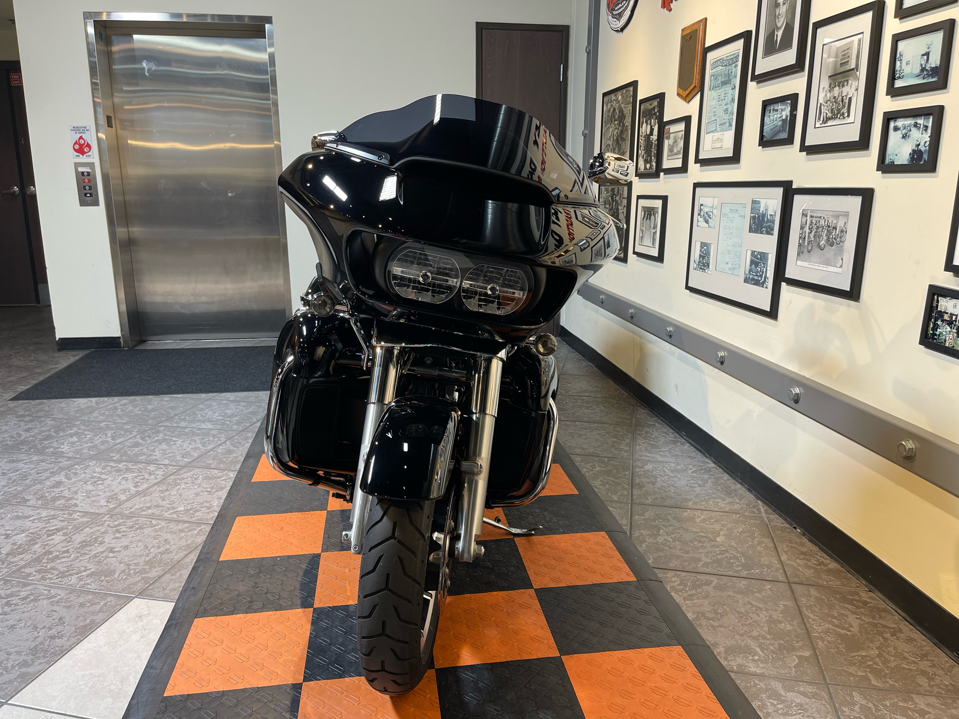 2018 Harley-Davidson Road Glide® Ultra in Baldwin Park, California - Photo 6
