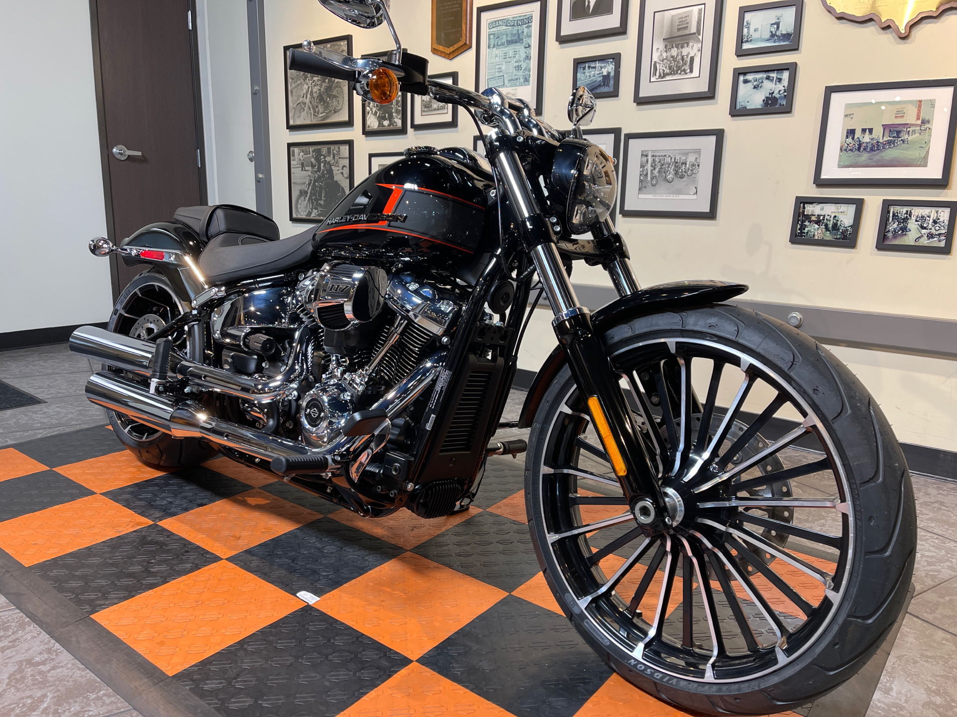2023 Harley-Davidson Breakout® in Baldwin Park, California - Photo 2