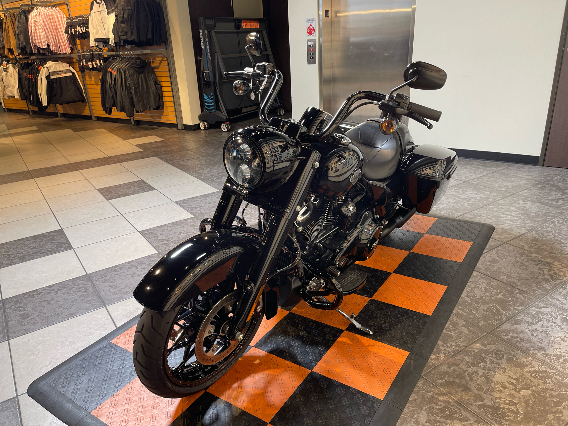 2021 Harley-Davidson Road King® Special in Baldwin Park, California - Photo 6
