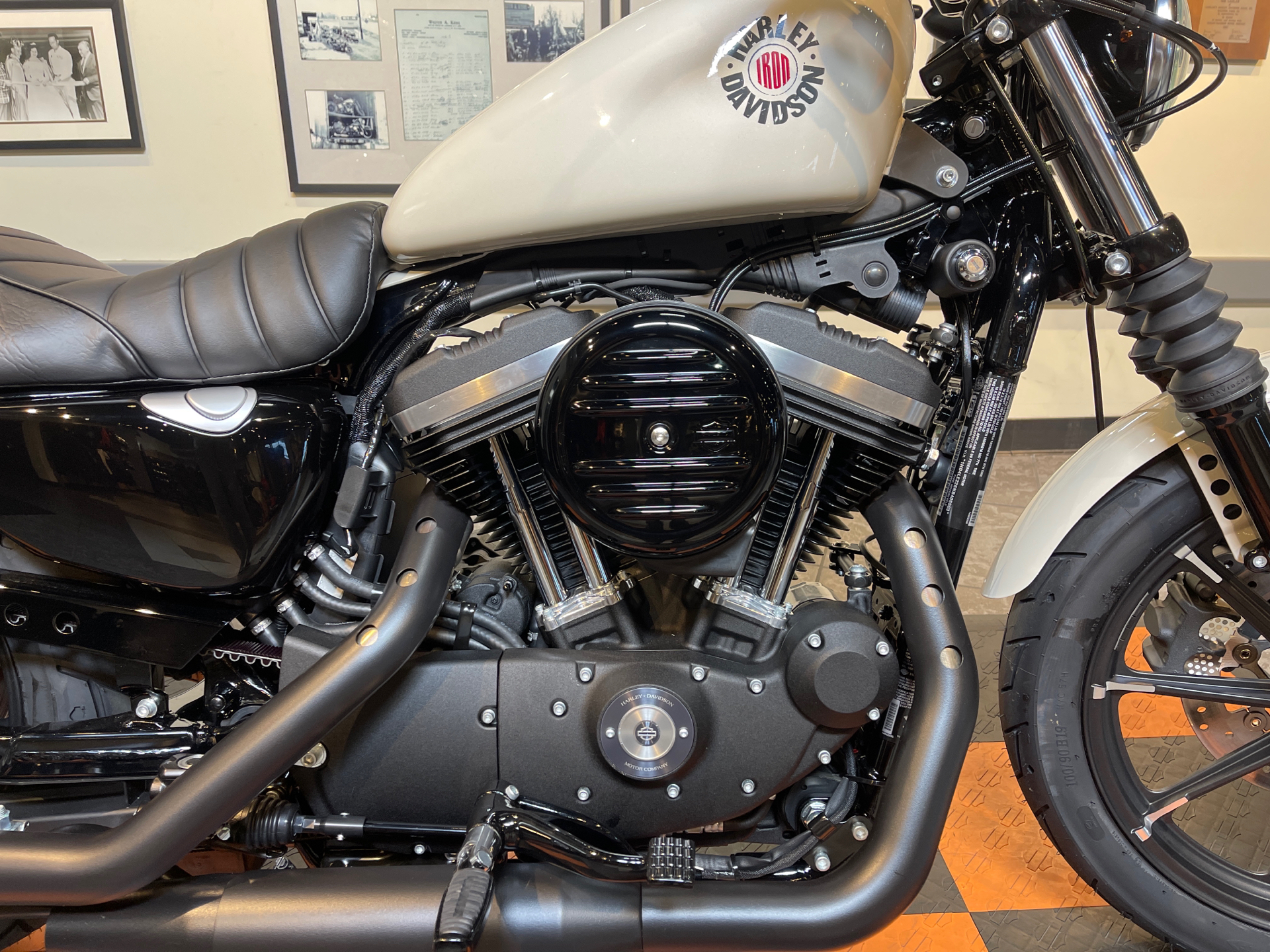 2022 Harley-Davidson Iron 883™ in Baldwin Park, California - Photo 3