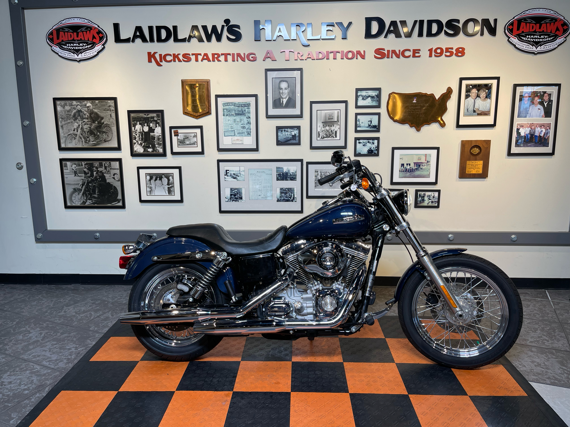 2009 Harley-Davidson Dyna® Super Glide® Custom in Baldwin Park, California - Photo 1