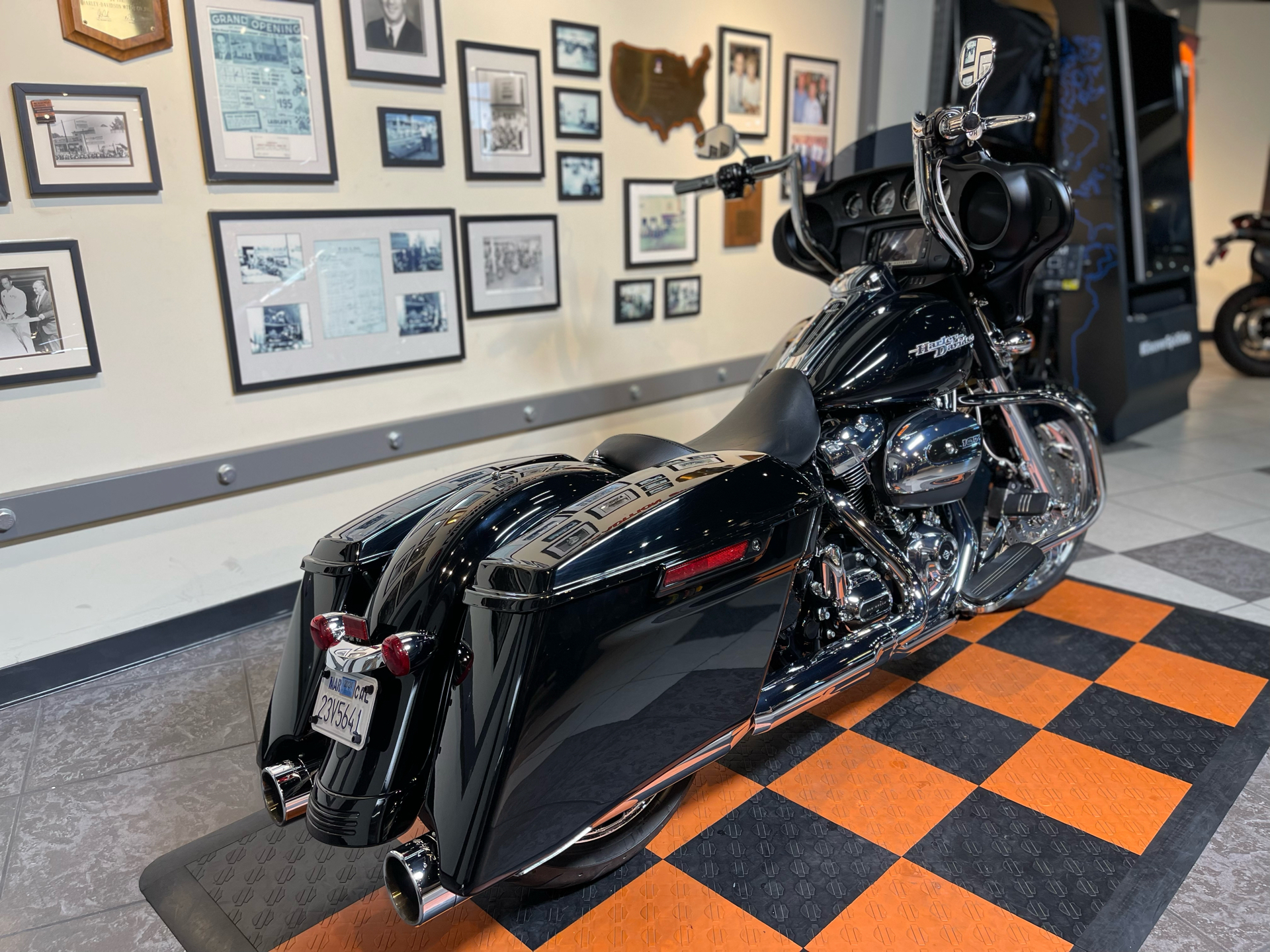 2018 Harley-Davidson Street Glide® in Baldwin Park, California - Photo 2