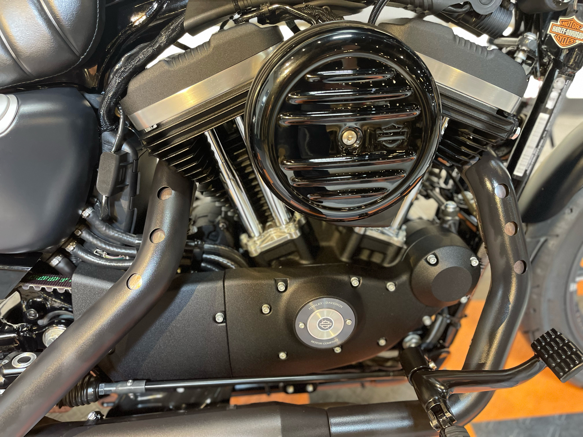 2021 Harley-Davidson Iron 883™ in Baldwin Park, California - Photo 10