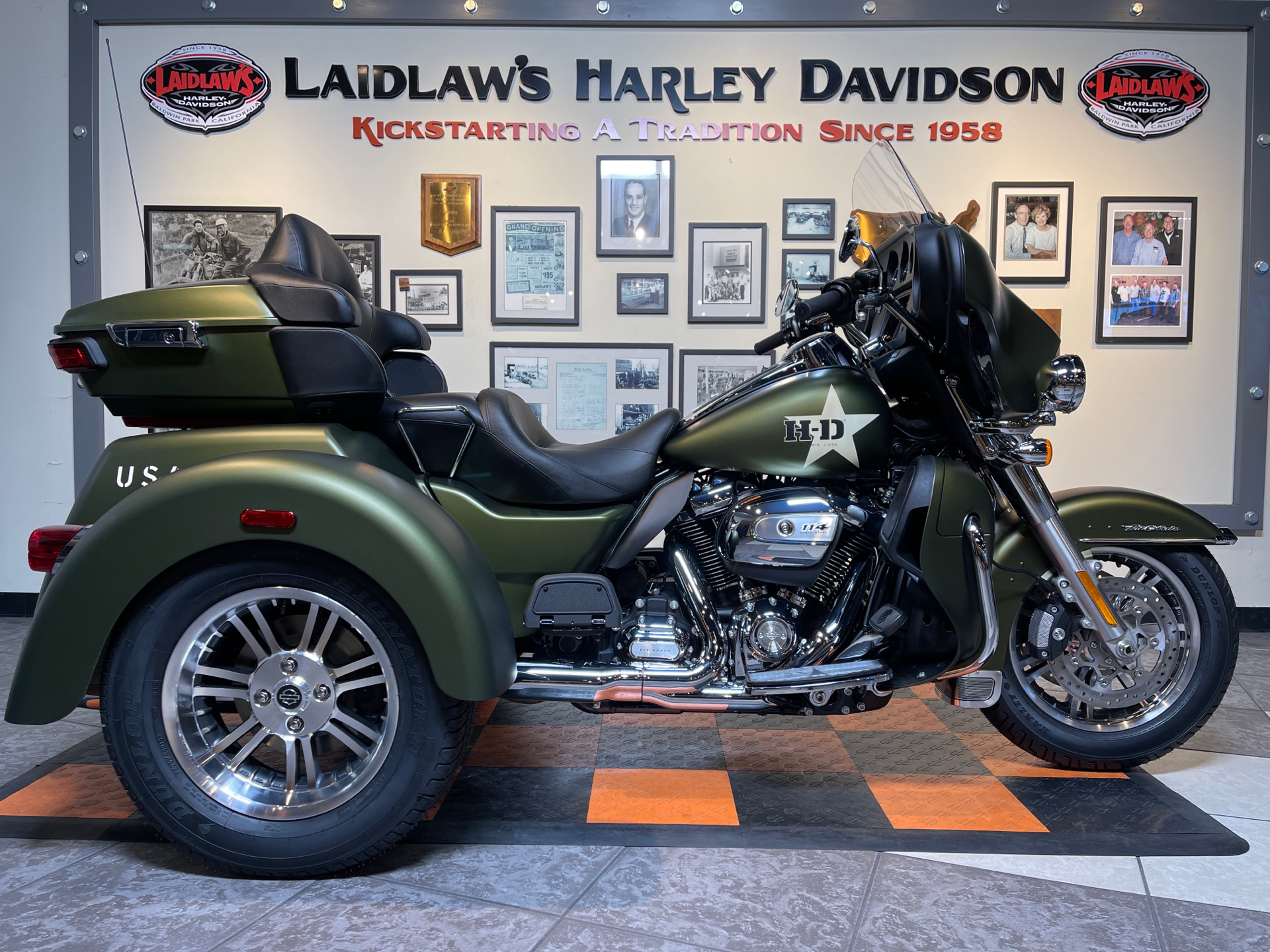 2022 Harley-Davidson Tri Glide Ultra (G.I. Enthusiast Collection) in Baldwin Park, California - Photo 1