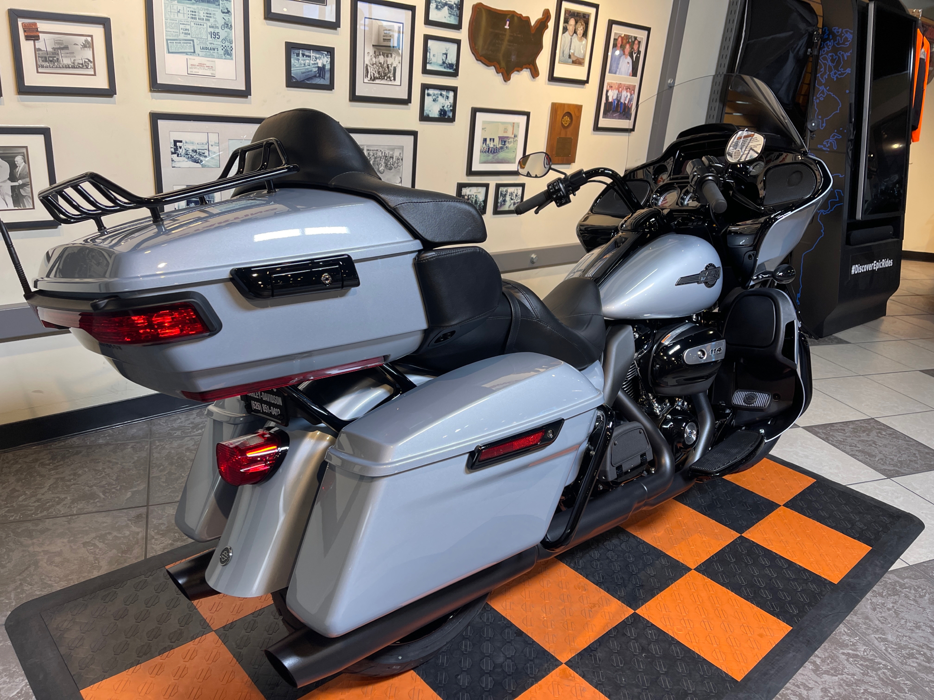 2023 Harley-Davidson Road Glide® Limited in Baldwin Park, California - Photo 6