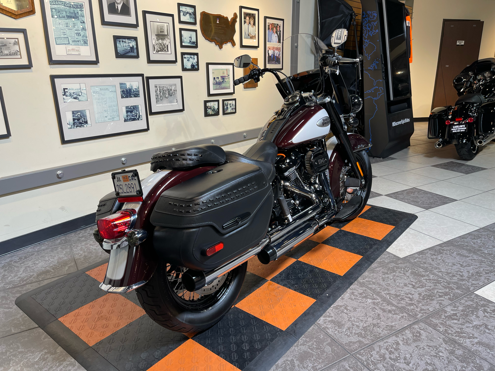 2021 Harley-Davidson Heritage Classic 114 in Baldwin Park, California - Photo 2