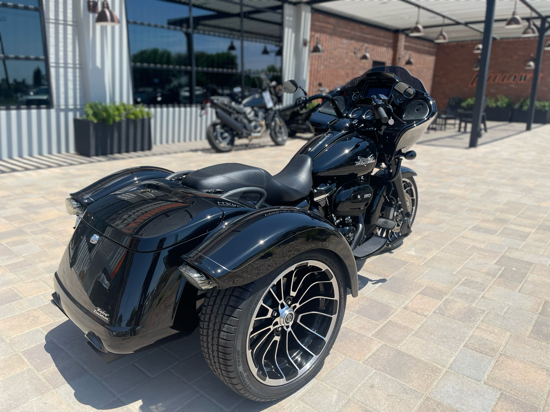 2023 Harley-Davidson Road Glide® 3 in Baldwin Park, California - Photo 2