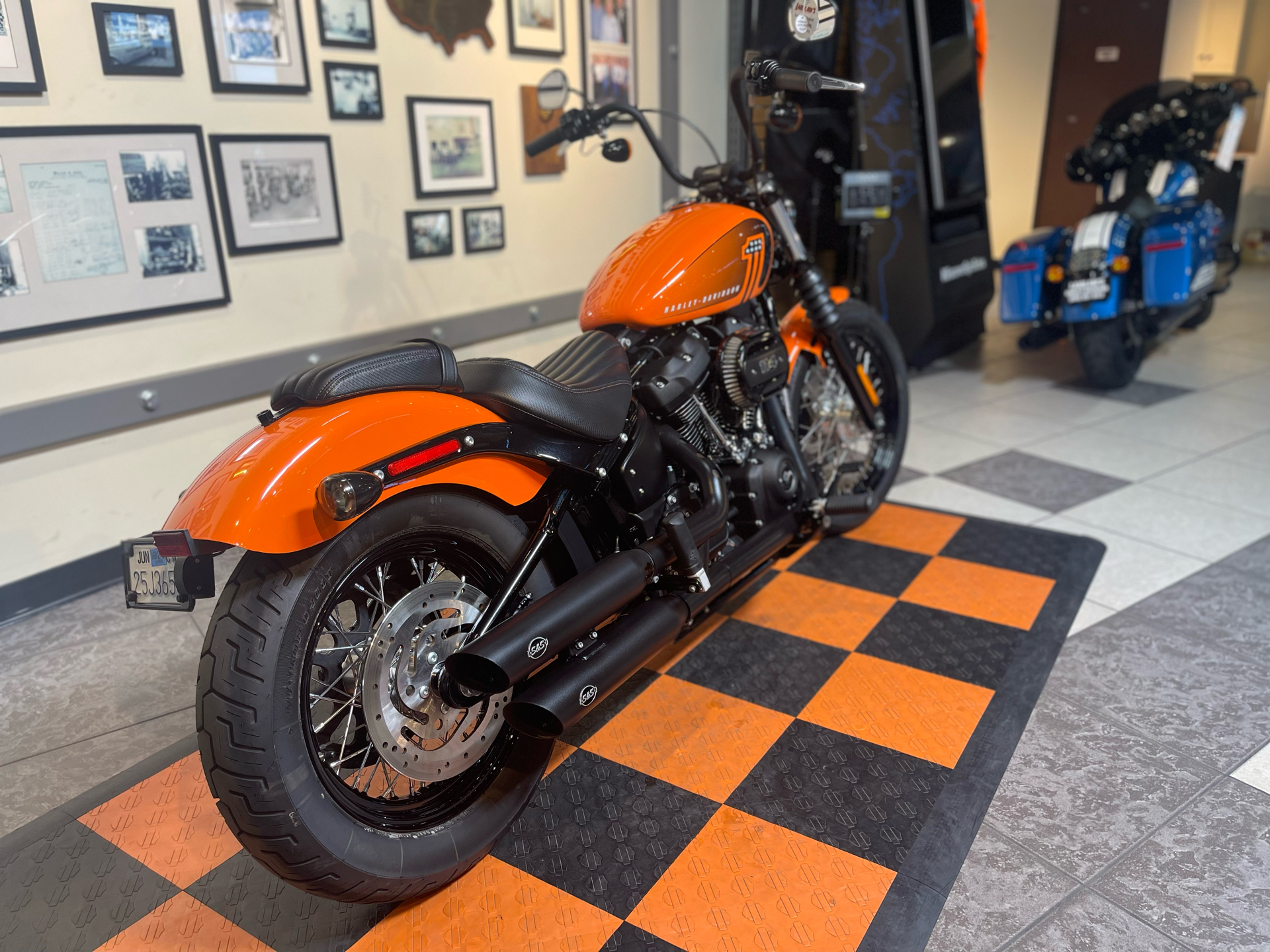 2021 Harley-Davidson Street Bob® 114 in Baldwin Park, California - Photo 2