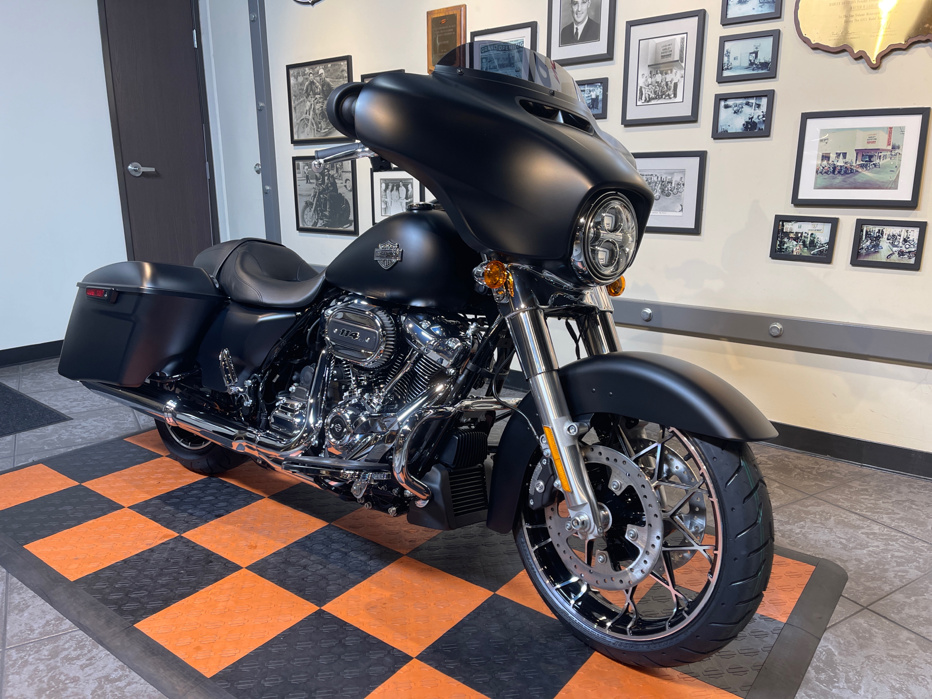 2022 Harley-Davidson Street Glide® Special in Baldwin Park, California - Photo 2
