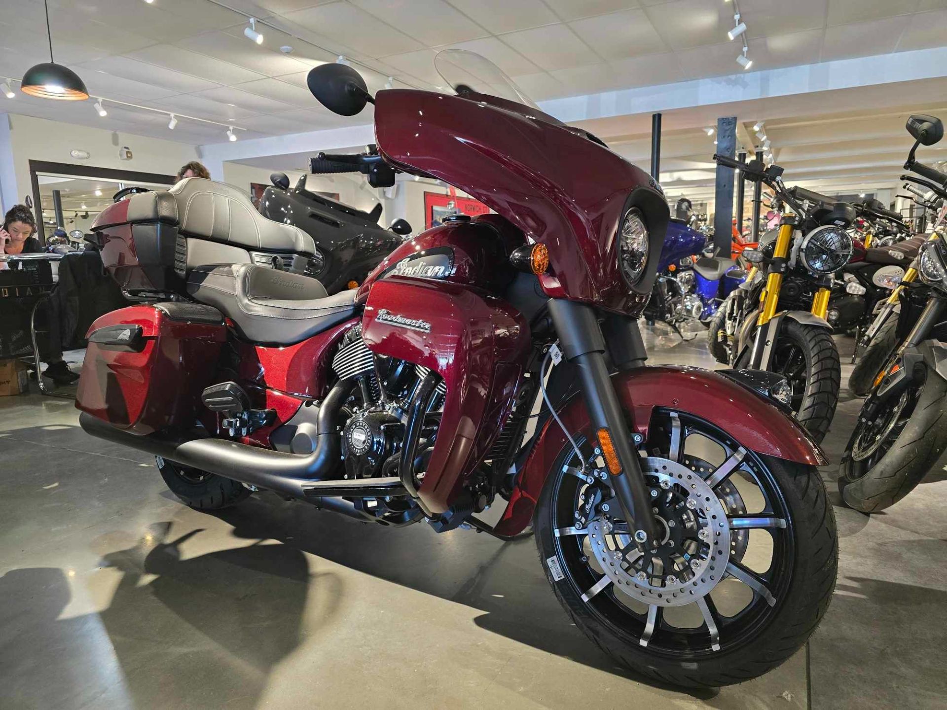 2024 Indian Motorcycle Roadmaster® Dark Horse® with PowerBand Audio Package in Norwich, Connecticut - Photo 4