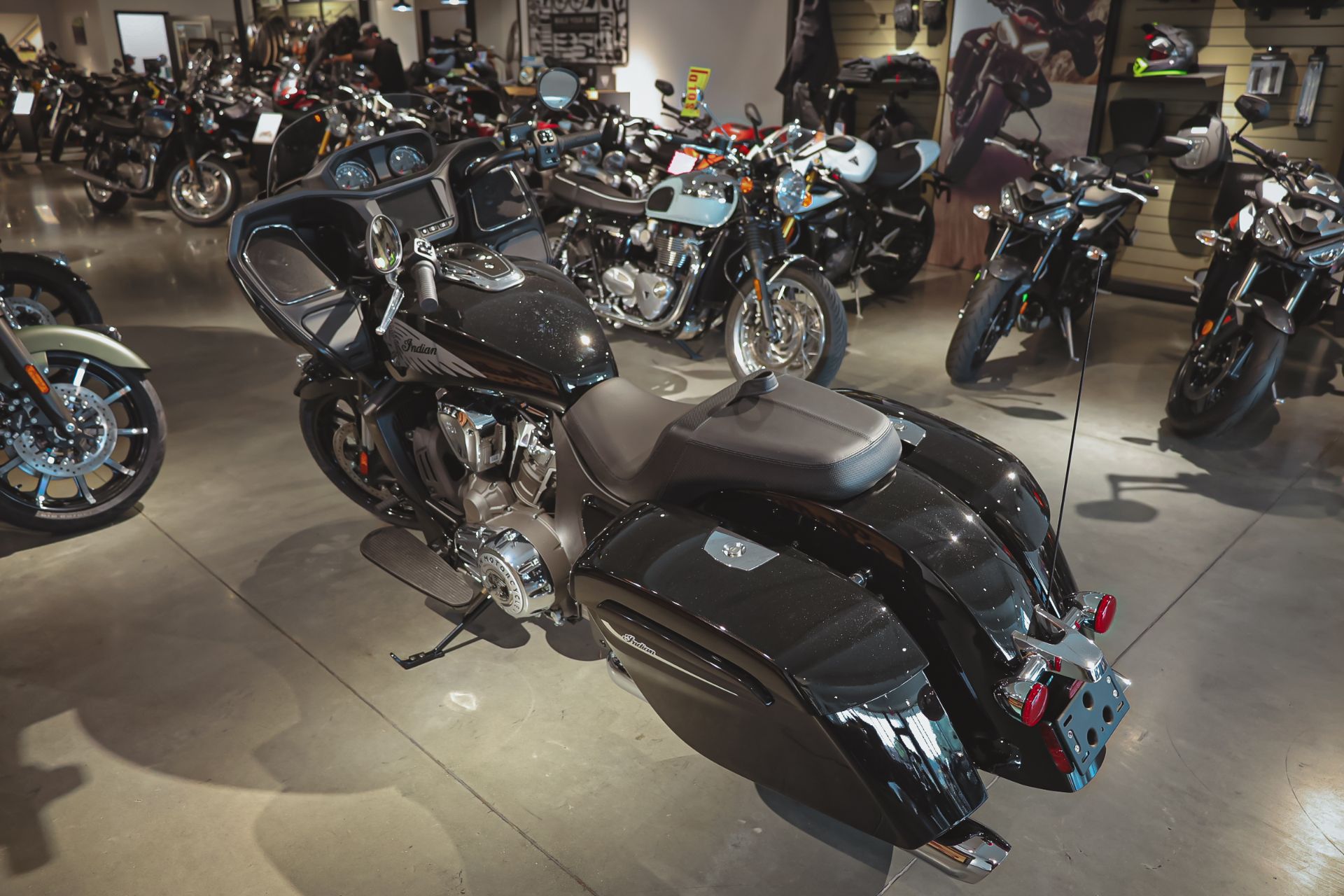 2023 Indian Motorcycle Challenger® in Norwich, Connecticut - Photo 4