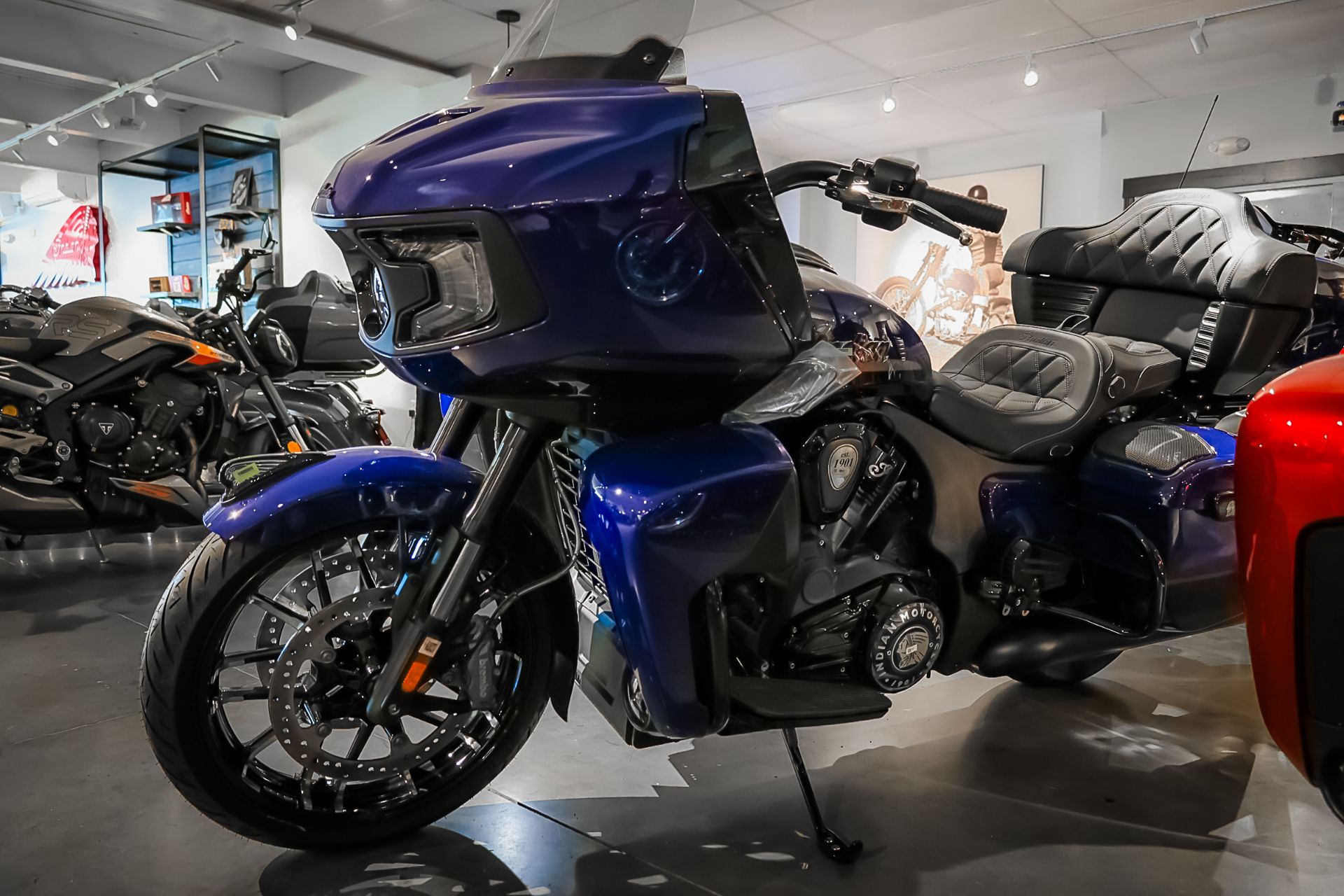 2024 Indian Motorcycle Pursuit® Dark Horse® with PowerBand Audio Package in Norwich, Connecticut - Photo 3