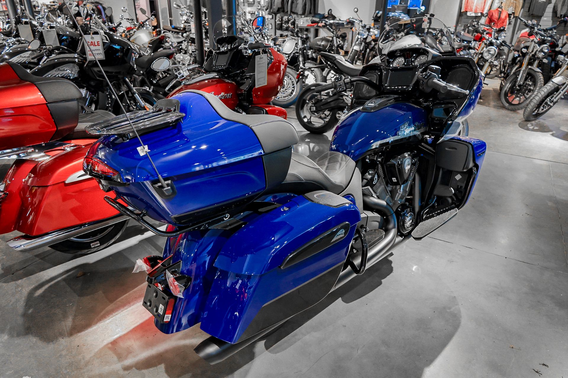 2024 Indian Motorcycle Pursuit® Dark Horse® with PowerBand Audio Package in Norwich, Connecticut - Photo 4