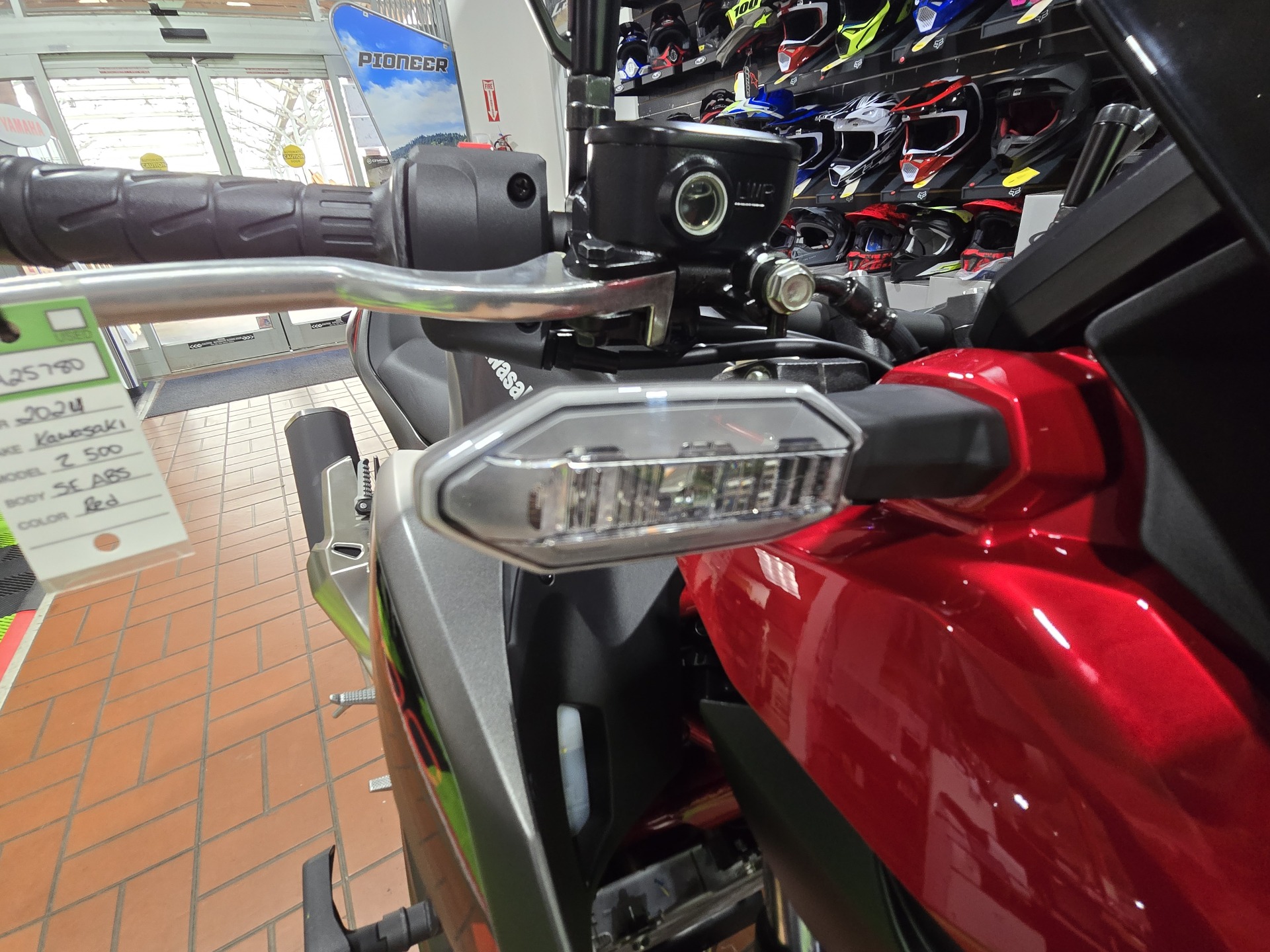 2024 Kawasaki Z500 SE ABS in Wake Forest, North Carolina - Photo 4