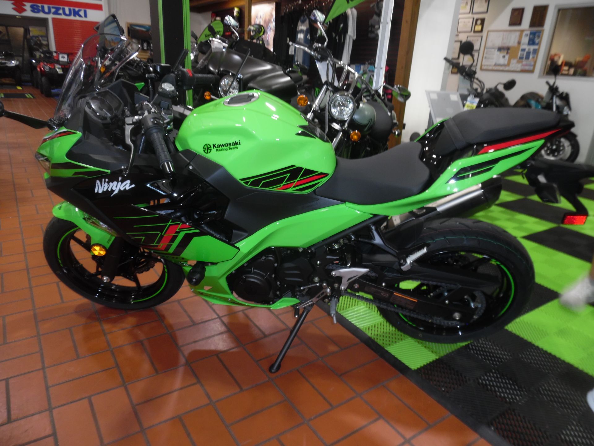 2023 Kawasaki Ninja 400 ABS KRT Edition in Wake Forest, North Carolina - Photo 6