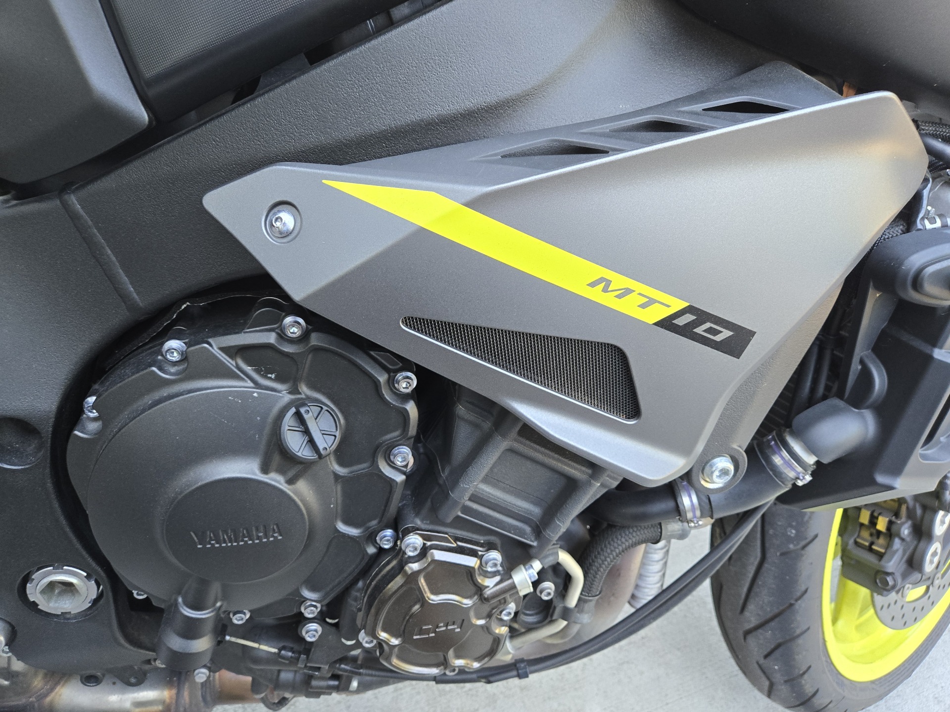 2018 Yamaha MT-10 in Wake Forest, North Carolina - Photo 11