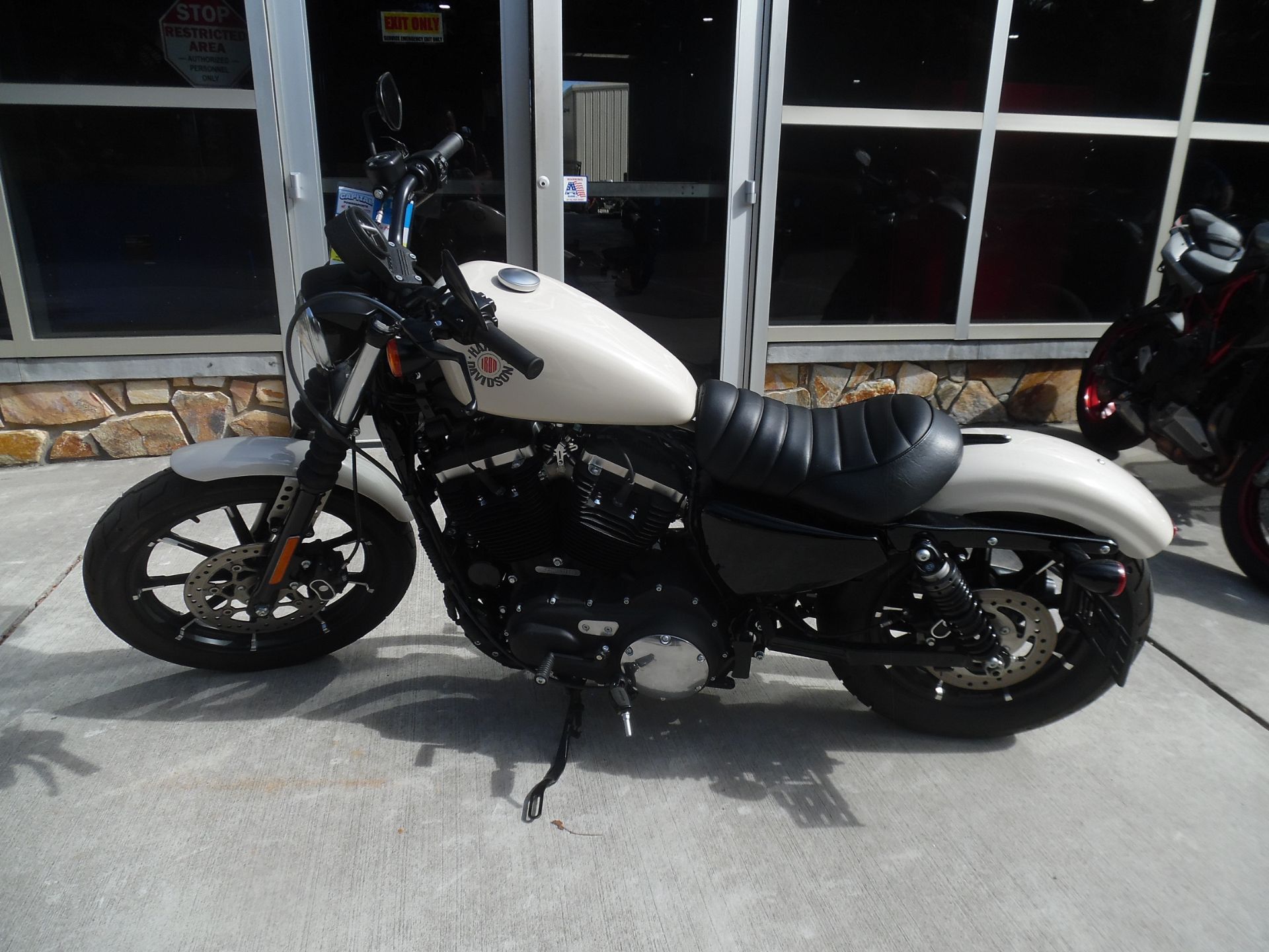 2022 Harley-Davidson Iron 883™ in Wake Forest, North Carolina - Photo 5