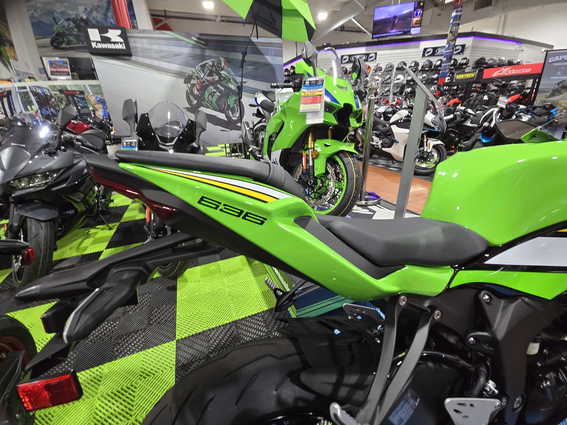 2025 Kawasaki Ninja ZX-6R KRT Edition ABS in Wake Forest, North Carolina - Photo 8