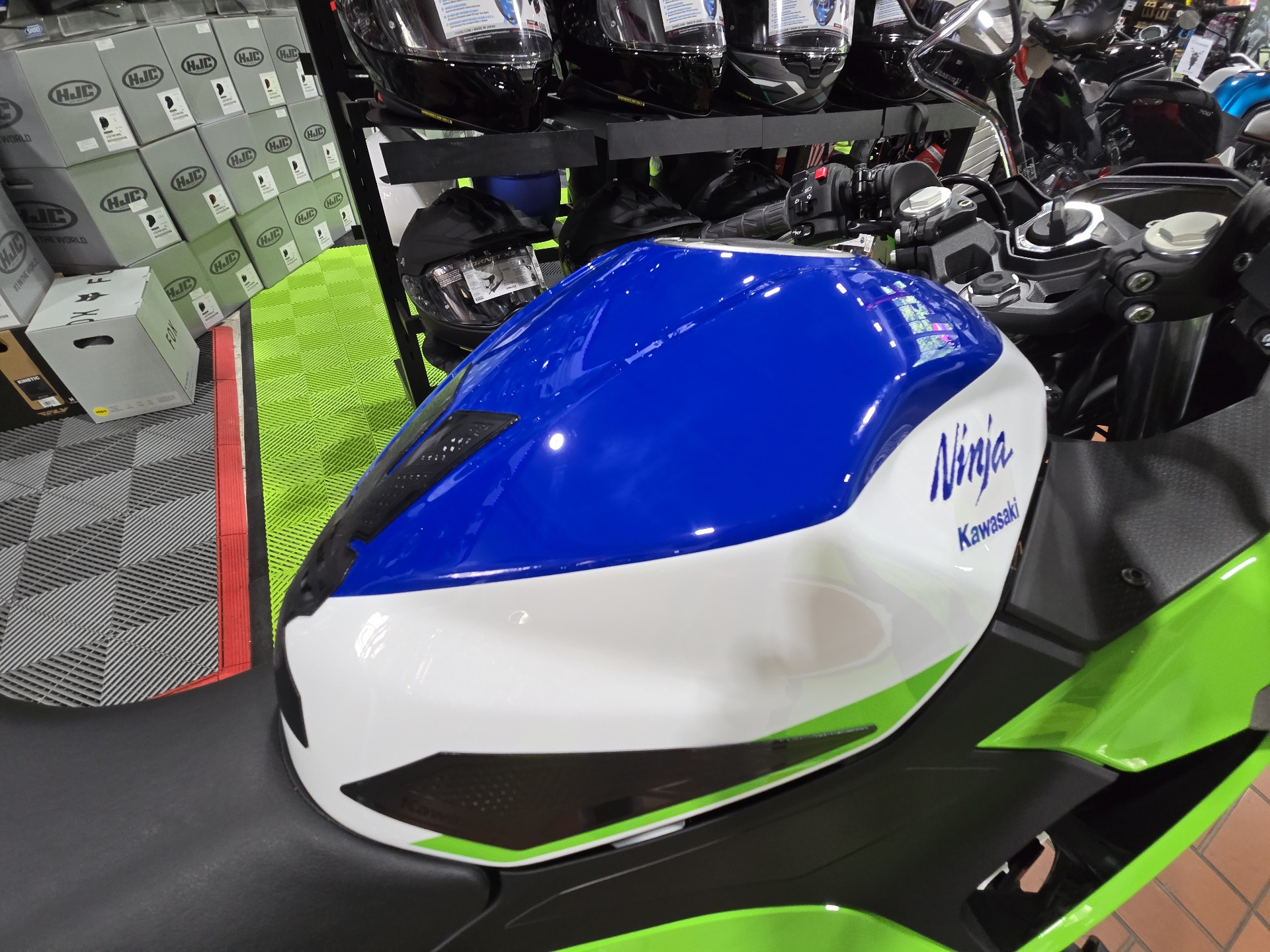 2024 Kawasaki Ninja 500 SE 40th Anniversary Edition ABS in Wake Forest, North Carolina - Photo 6