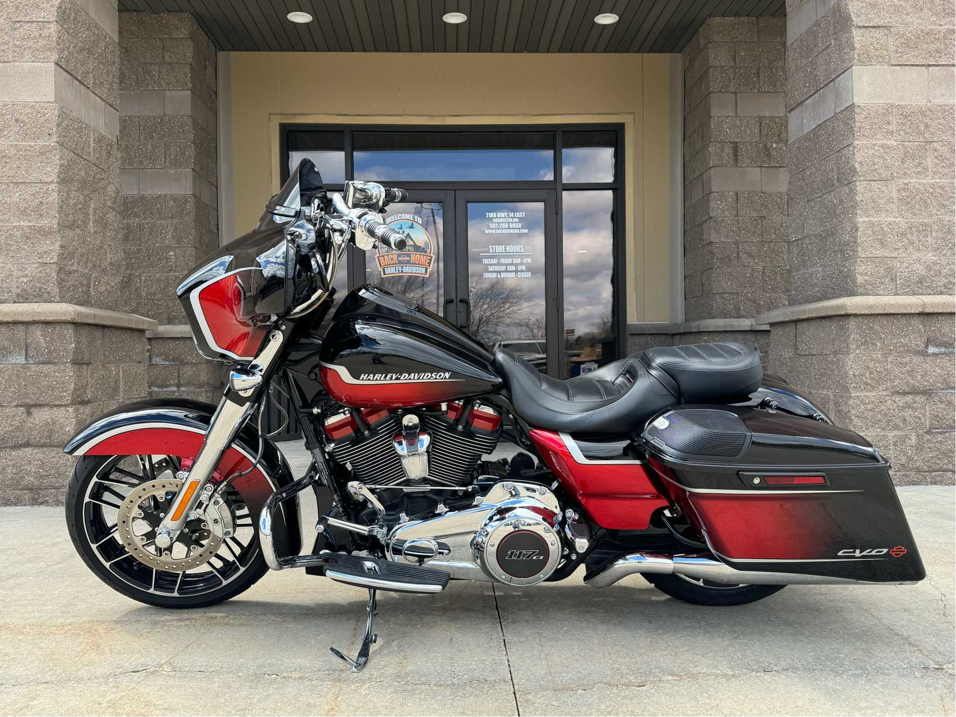 2021 Harley-Davidson CVO™ Street Glide® in Rochester, Minnesota - Photo 4