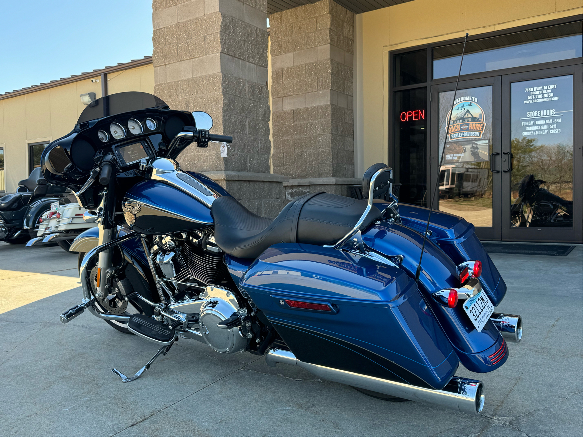 2018 Harley-Davidson 115th Anniversary Street Glide® in Rochester, Minnesota - Photo 5