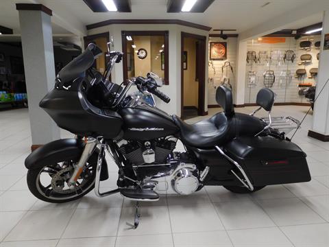 2015 Harley-Davidson Road Glide® Special in Rochester, Minnesota - Photo 4