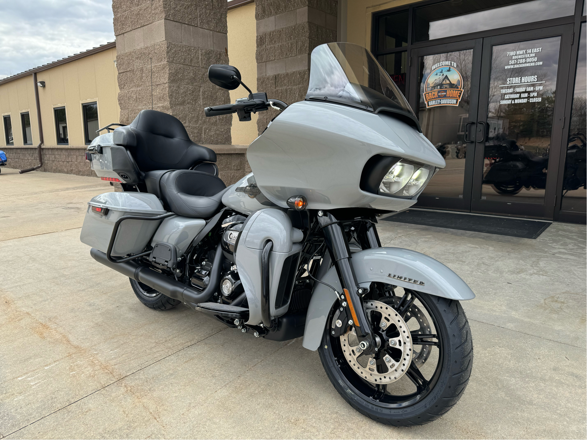 2024 Harley-Davidson Road Glide® Limited in Rochester, Minnesota - Photo 2