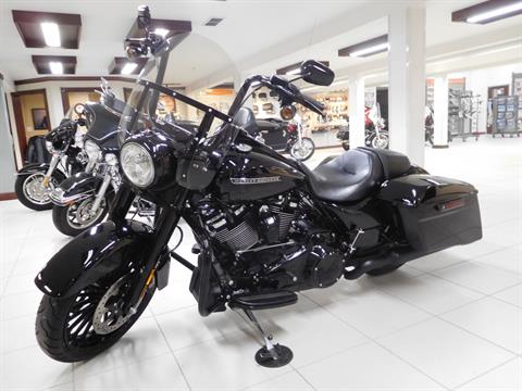 2018 Harley-Davidson Road King® Special in Rochester, Minnesota - Photo 2