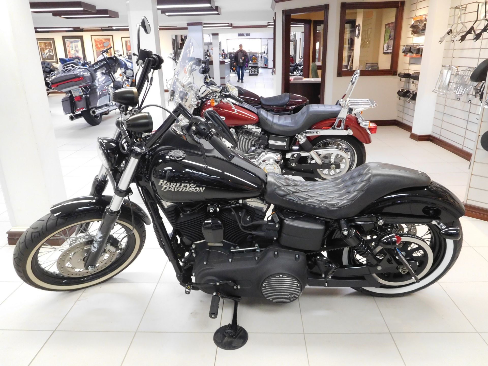 2012 Harley-Davidson Dyna® Street Bob® in Rochester, Minnesota - Photo 4