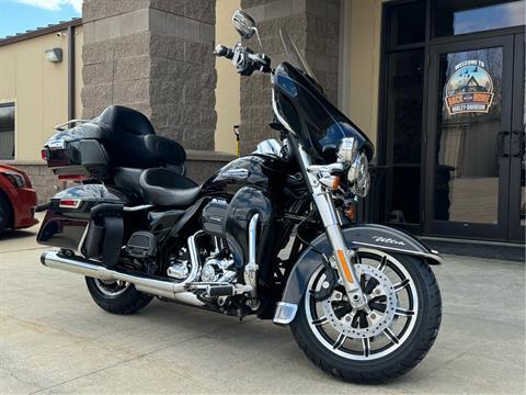 2015 Harley-Davidson Electra Glide® Ultra Classic® in Rochester, Minnesota - Photo 2