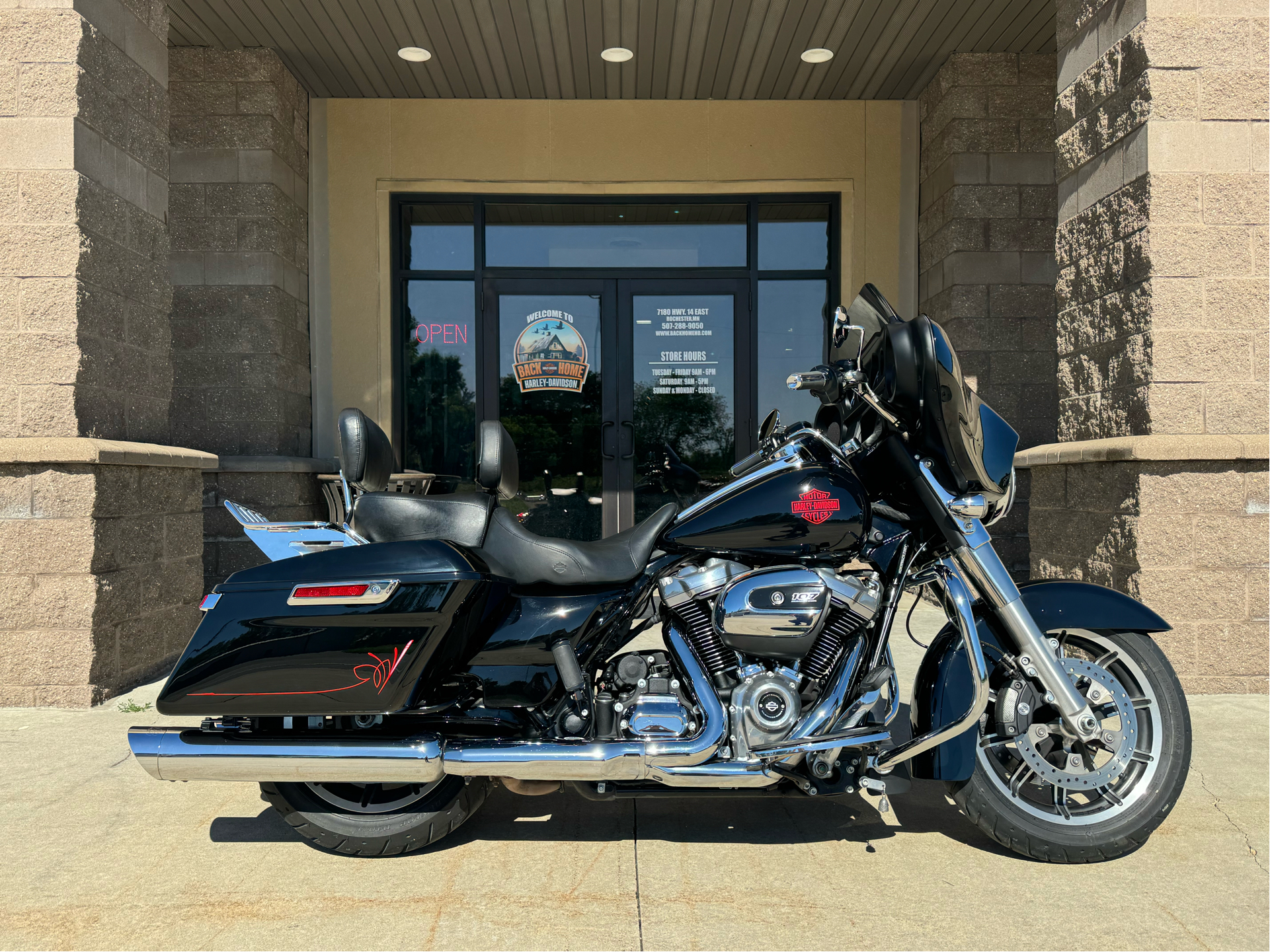 2019 Harley-Davidson Electra Glide® Standard in Rochester, Minnesota - Photo 1