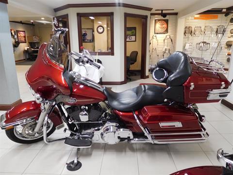 2009 Harley-Davidson Ultra Classic® Electra Glide® in Rochester, Minnesota - Photo 5