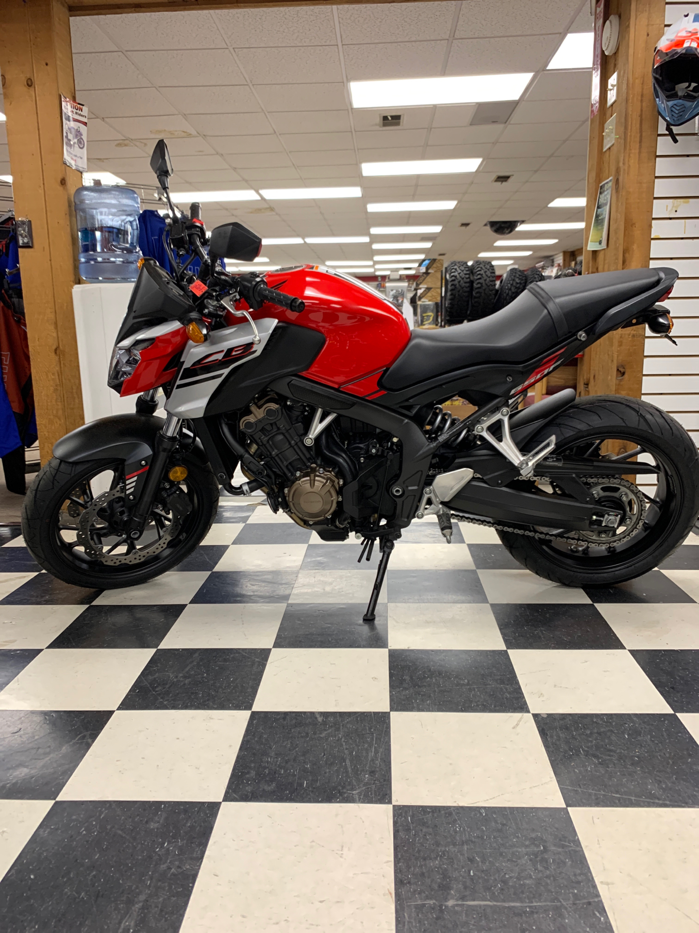 2018 Honda CB650F in Jefferson City, Missouri - Photo 2