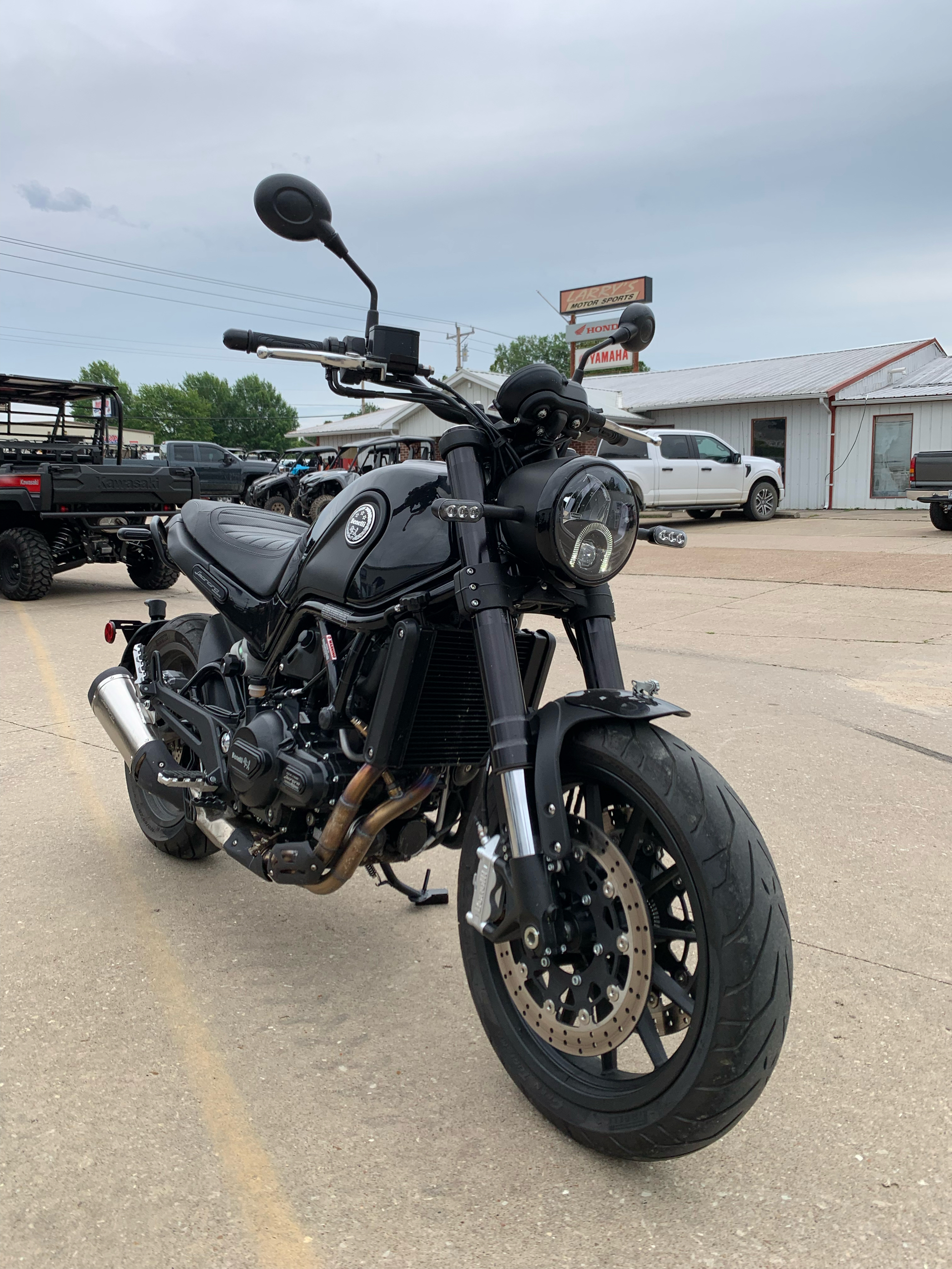 2022 Benelli Leoncino in Jefferson City, Missouri - Photo 4