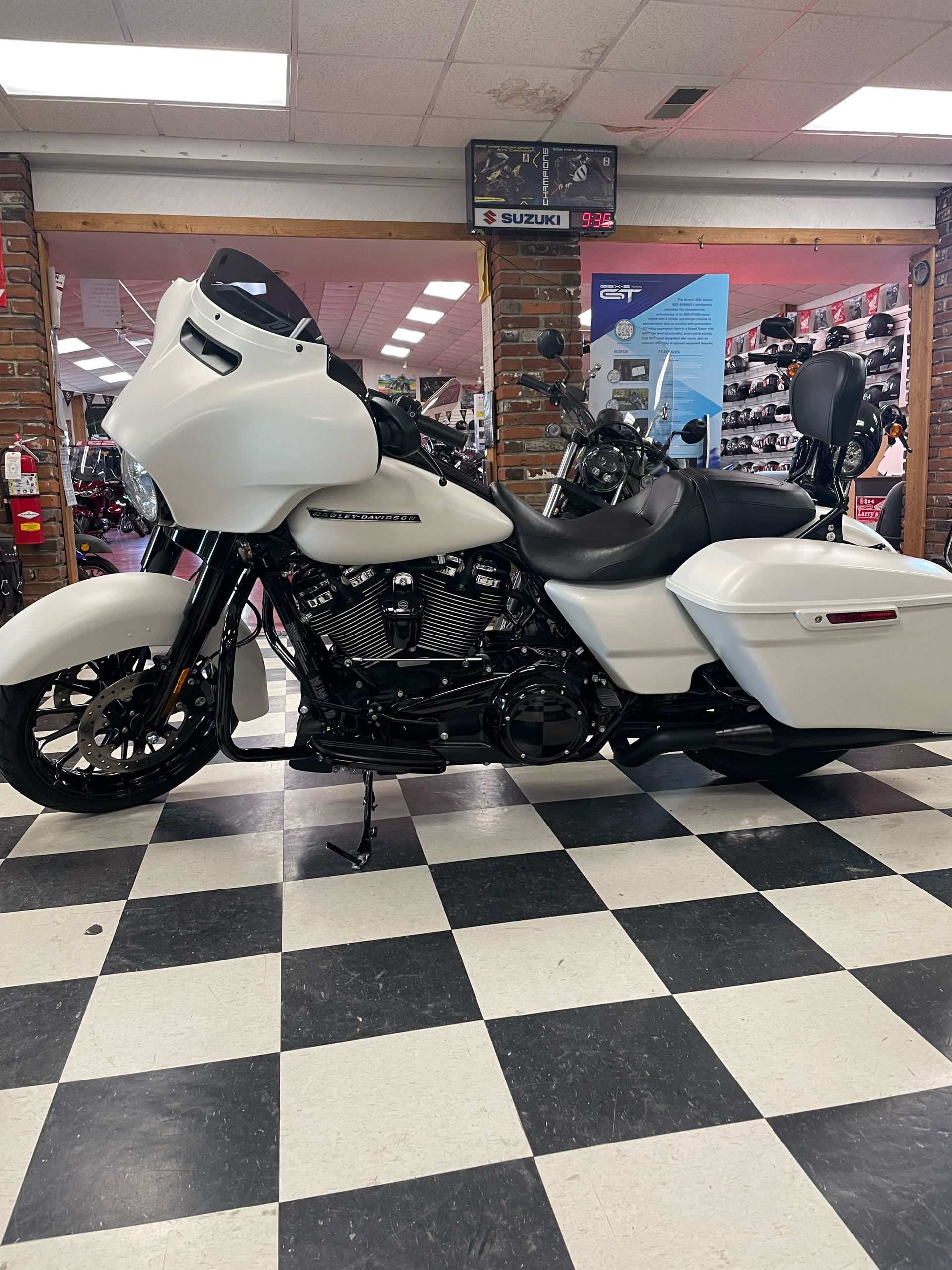 2018 Harley-Davidson Street Glide® Special in Jefferson City, Missouri - Photo 1